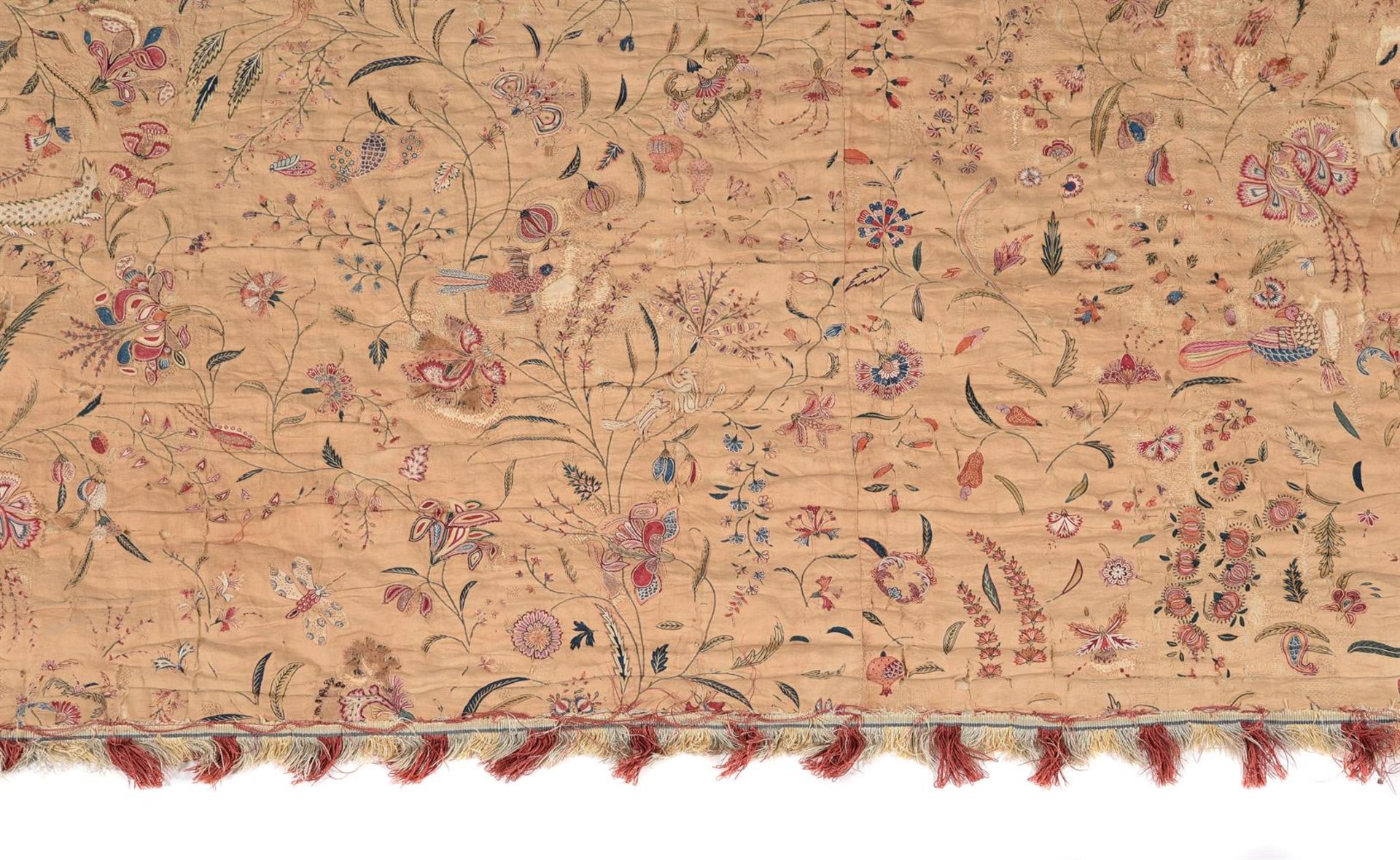 A FINELY EMBROIDERED MUGHAL SUMMER CARPET OR FLOOR SPREAD, INDIAN, 18TH/19TH CENTURY - Bild 3 aus 6