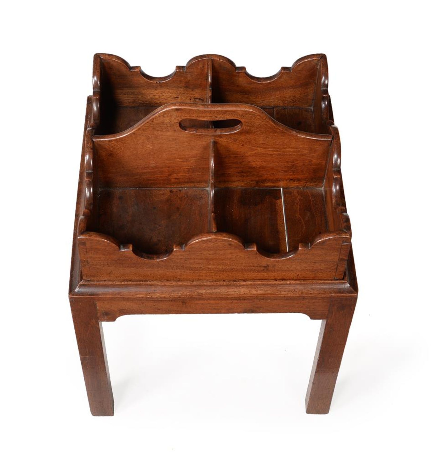 A GEORGE III MAHOGANY BOTTLE TRAY ON STAND, LAST QUARTER 18TH CENTURY - Image 2 of 2