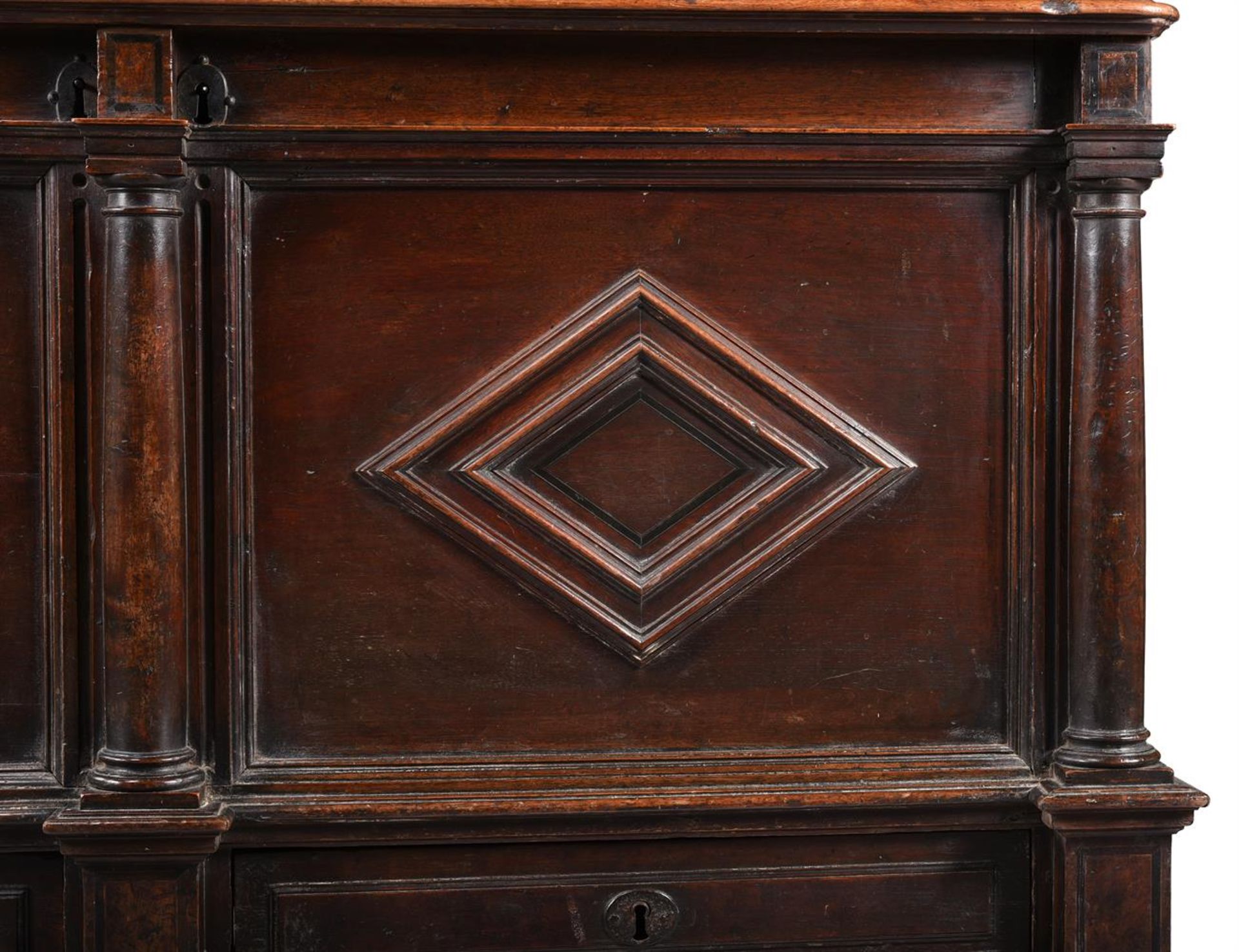 A VIRGINIA WALNUT MULE CHEST, CIRCA 1650 - Image 5 of 5