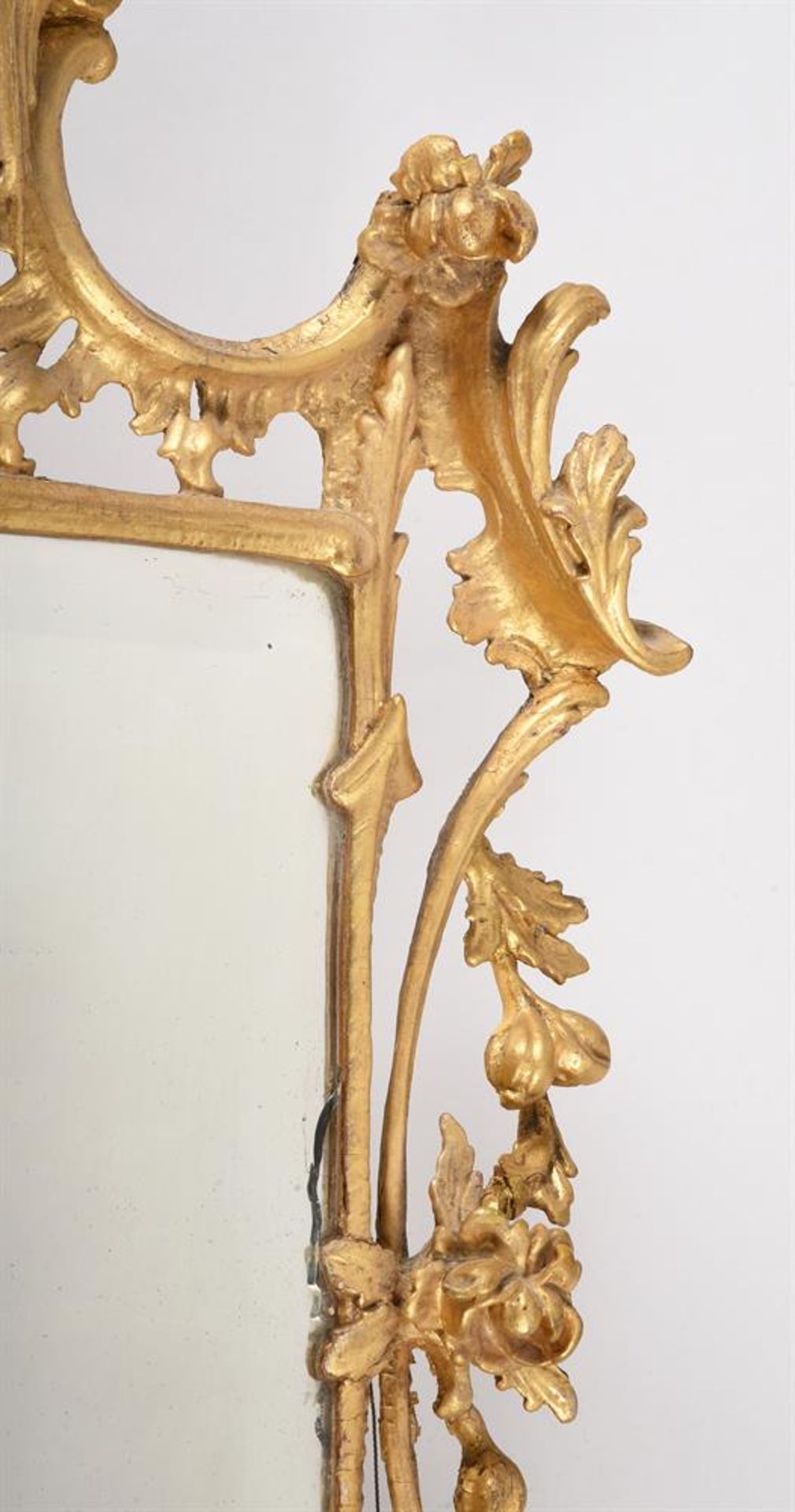 A GEORGE III CARVED GILTWOOD WALL MIRROR, SECOND HALF 18TH CENTURY - Image 3 of 6