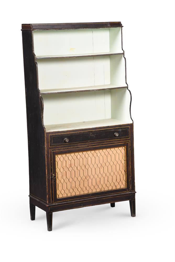 A REGENCY SIMULATED ROSEWOOD AND PARCEL GILT 'WATERFALL' OPEN BOOKCASE, CIRCA 1815 - Image 4 of 5