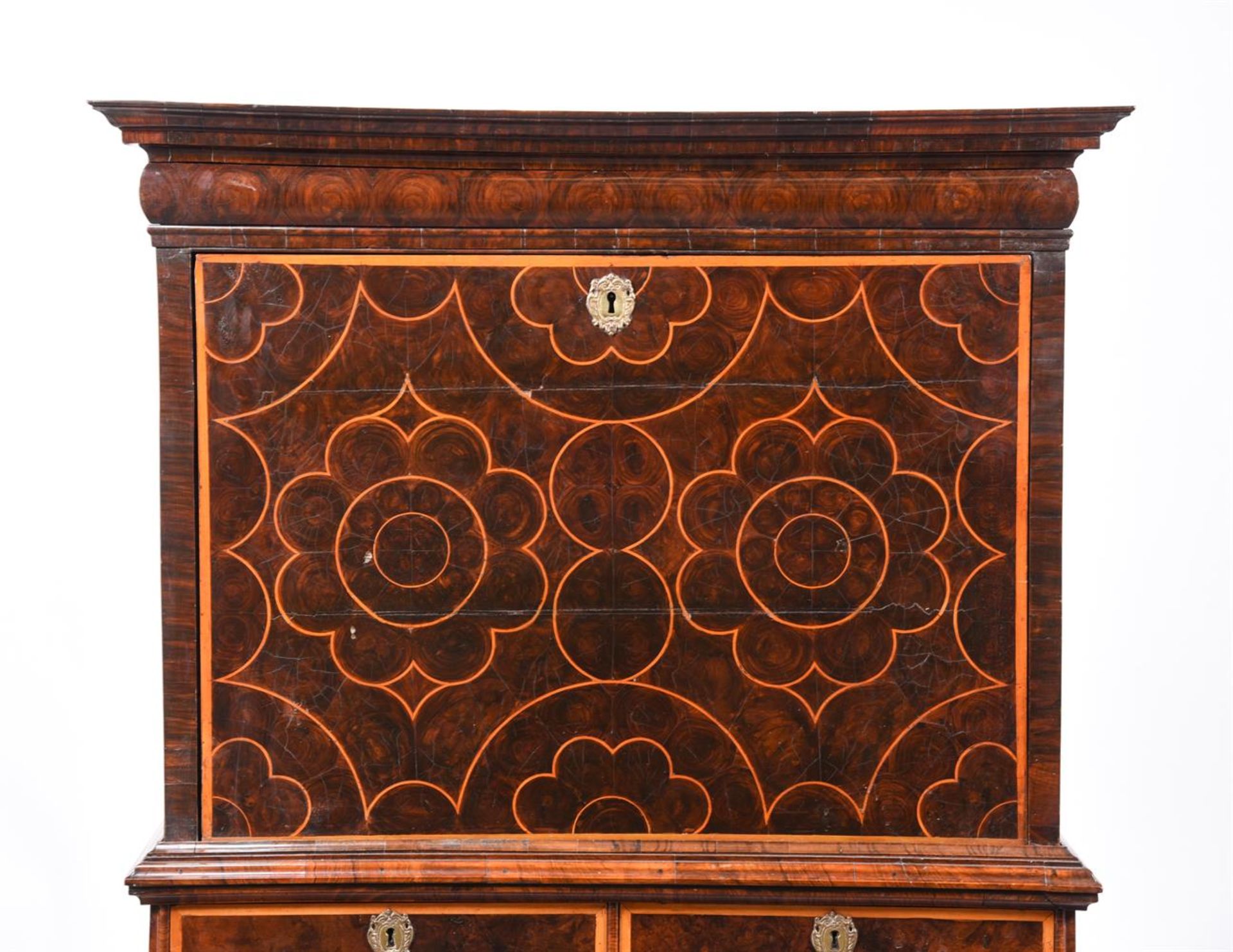 A WILLIAM III WALNUT OYSTER VENEERED AND HOLLY INLAID ESCRITOIRE, CIRCA 1700 - Image 2 of 5