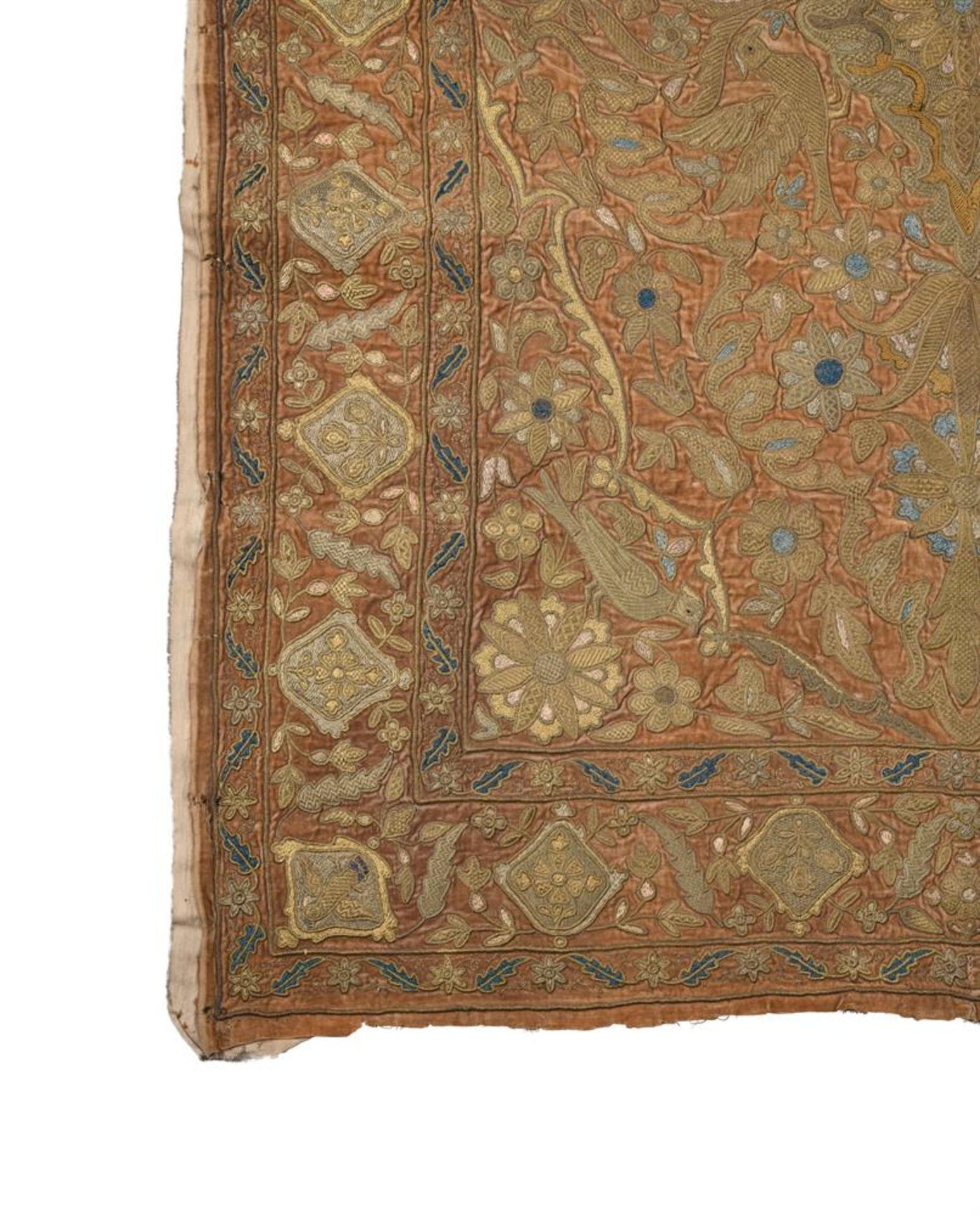 AN INDIAN FLORAL AND PARROT WOVEN TABLE COVER, 19TH CENTURY - Bild 2 aus 3