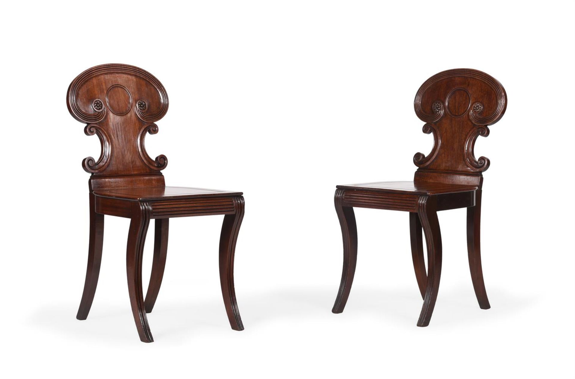 A PAIR OF REGENCY MAHOGANY HALL CHAIRS, ATTRIBUTED TO GILLOWS, CIRCA 1815 - Bild 2 aus 6