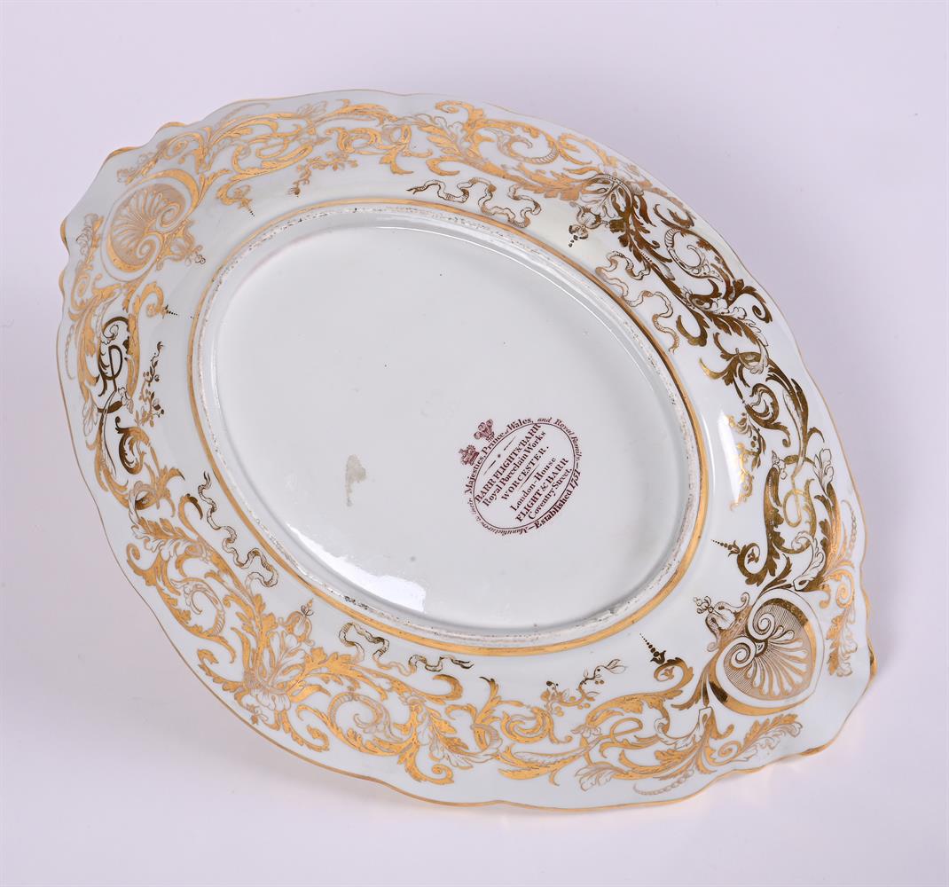 A RARE WORCESTER (BARR, FLIGHT & BARR) LOZENGE-SHAPED CENTRE-DISH AND STAND, CIRCA 1810 - Image 6 of 6