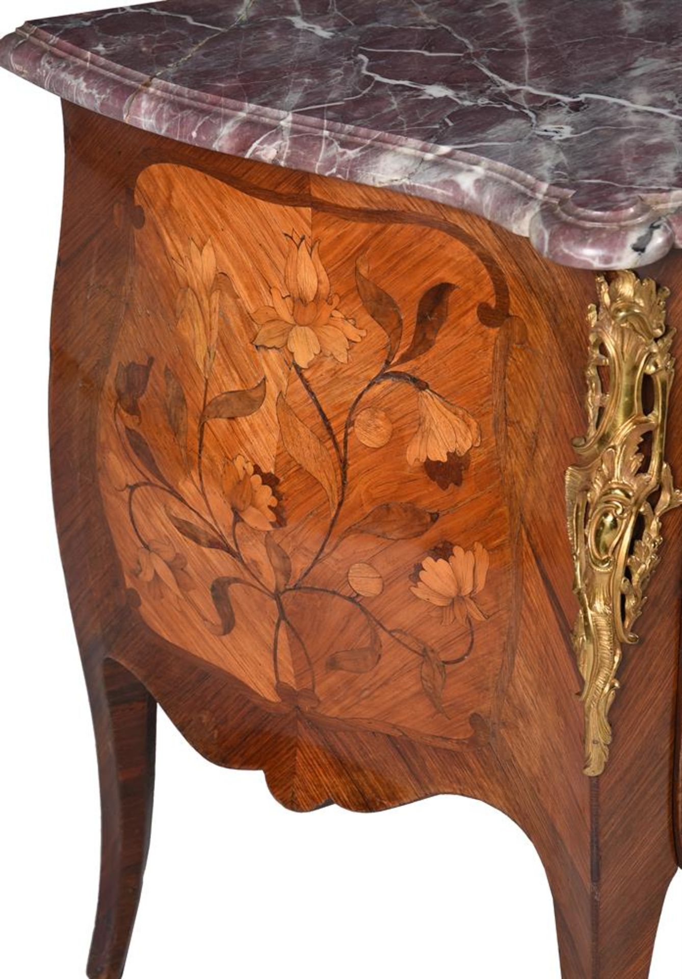 Y A LOUIS XV TULIPWOOD, AMARANTH, MARQUETRY AND ORMOLU MOUNTED COMMODE, MID 18TH CENTURY - Bild 5 aus 6