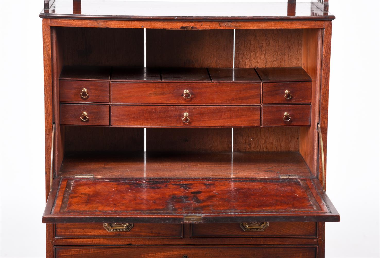 A GEORGE III MAHOGANY ESCRITOIRE CABINET, IN THE MANNER OF WILLIAM VILE, CIRCA 1780 - Image 5 of 7