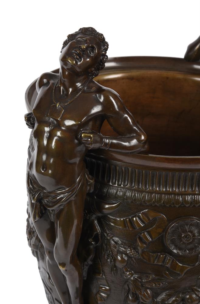A LARGE BRONZE NEOCLASSICAL URN, THE 'VASE ECLAVES', LATE 19TH CENTURY - Image 3 of 9