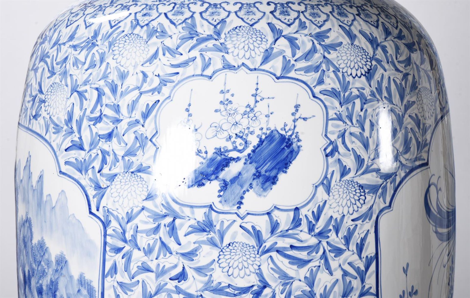 A PAIR OF MASSIVE BLUE AND WHITE PORCELAIN VASES, IN CHINESE STYLE, OF RECENT MANUFACTURE - Image 4 of 8