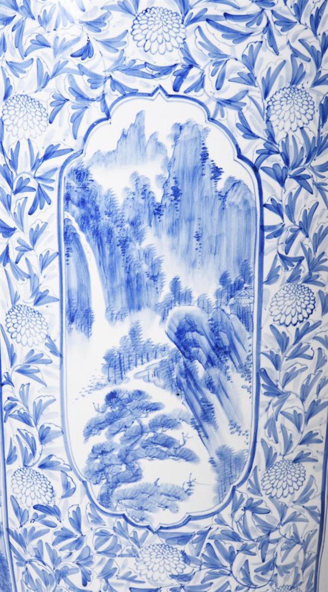 A PAIR OF MASSIVE BLUE AND WHITE PORCELAIN VASES, IN CHINESE STYLE, OF RECENT MANUFACTURE - Image 3 of 8