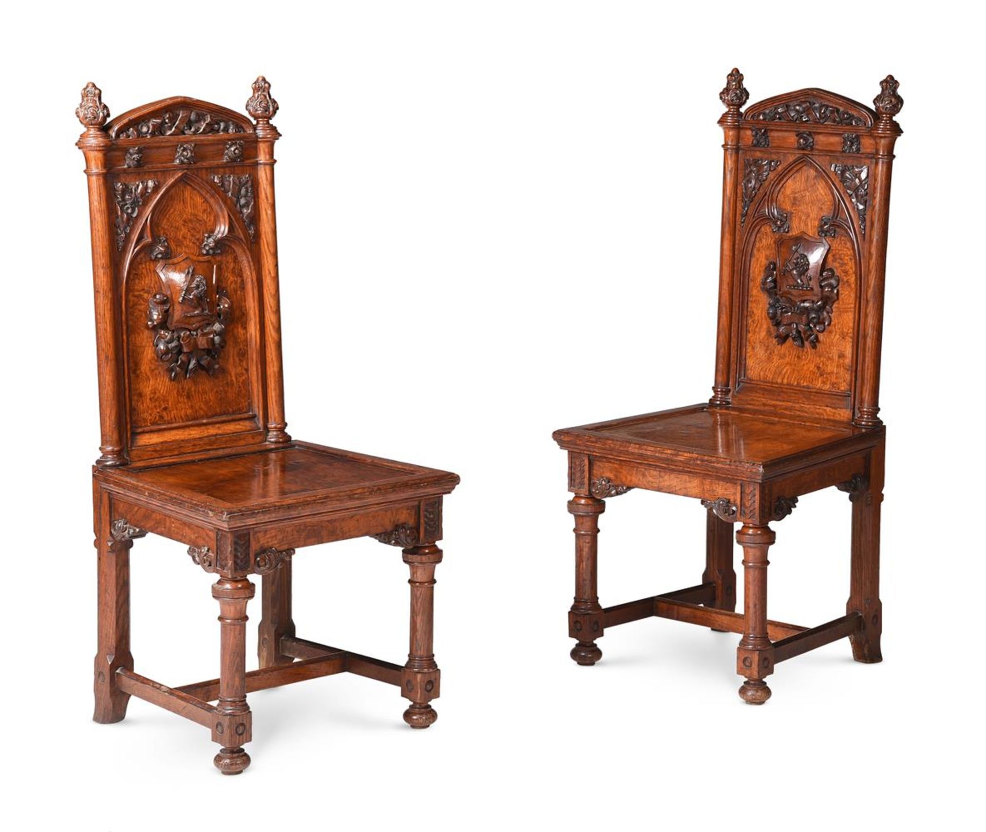 A PAIR OF VICTORIAN FIGURED OAK AND BURR OAK HALL CHAIRS, SECOND HALF 19TH CENTURY