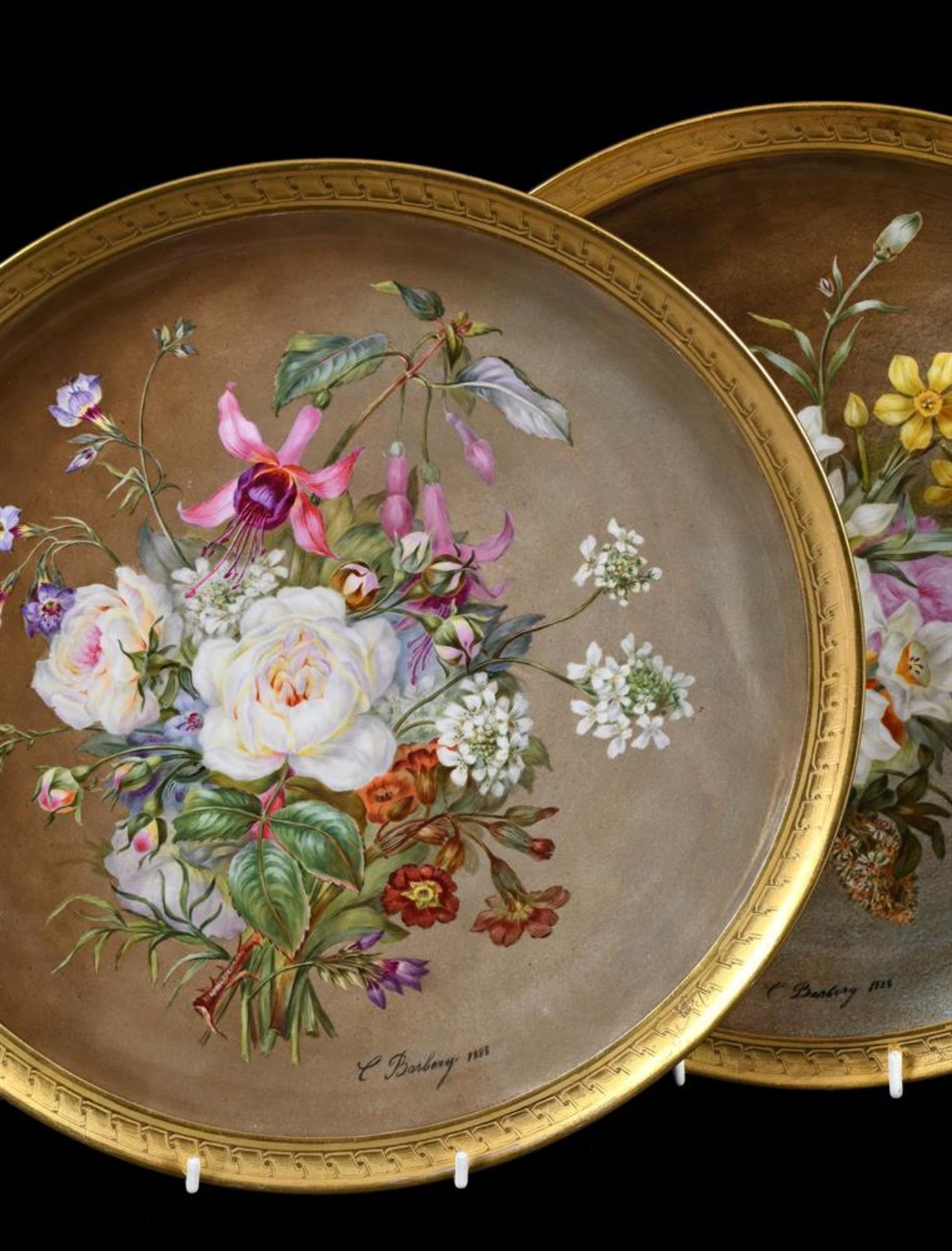 A PAIR OF SEVRES (OUTSIDE DECORATED) PLATES SIGNED AND DATED WITH FLORAL SPRAYS, BY C. BANBERY 1888 - Bild 3 aus 5