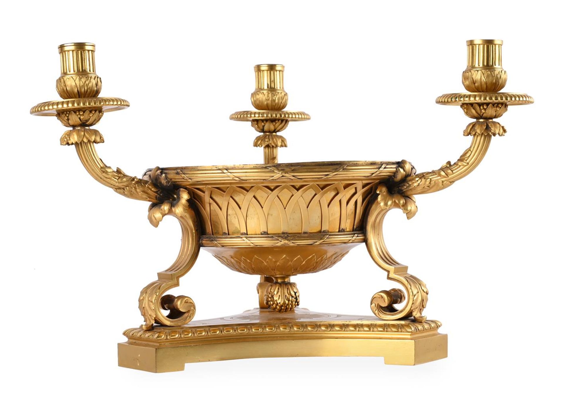 BOIN-TABURET (EST. 1873), AN ORMOLU CENTREPIECE, FRENCH, LATE 19TH/EARLY 20TH CENTURY - Bild 2 aus 4