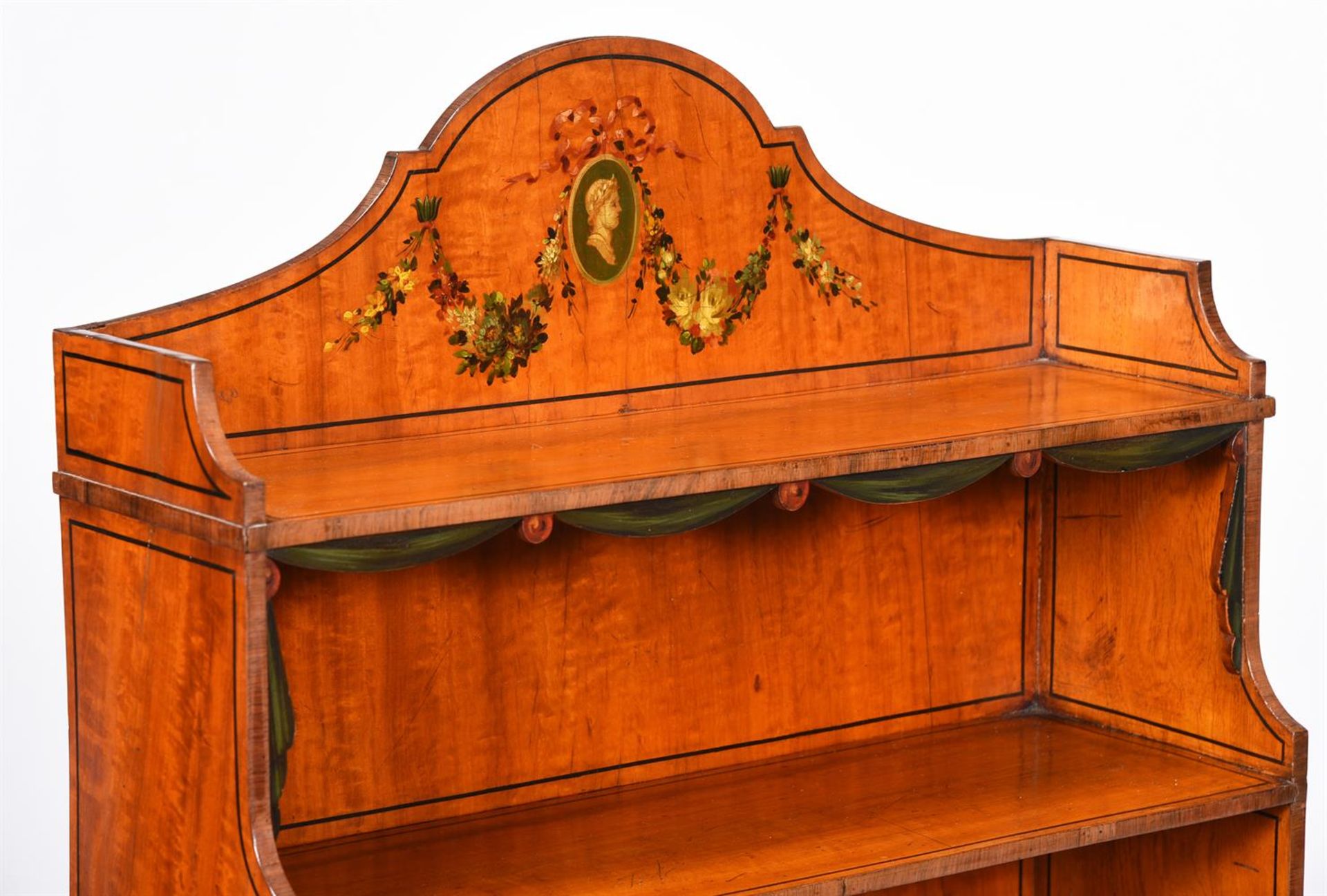 Y A PAIR OF EDWARDIAN SATINWOOD AND POLYCHROME PAINTED WATERFALL OPEN BOOKCASES, CIRCA 1905 - Image 3 of 6