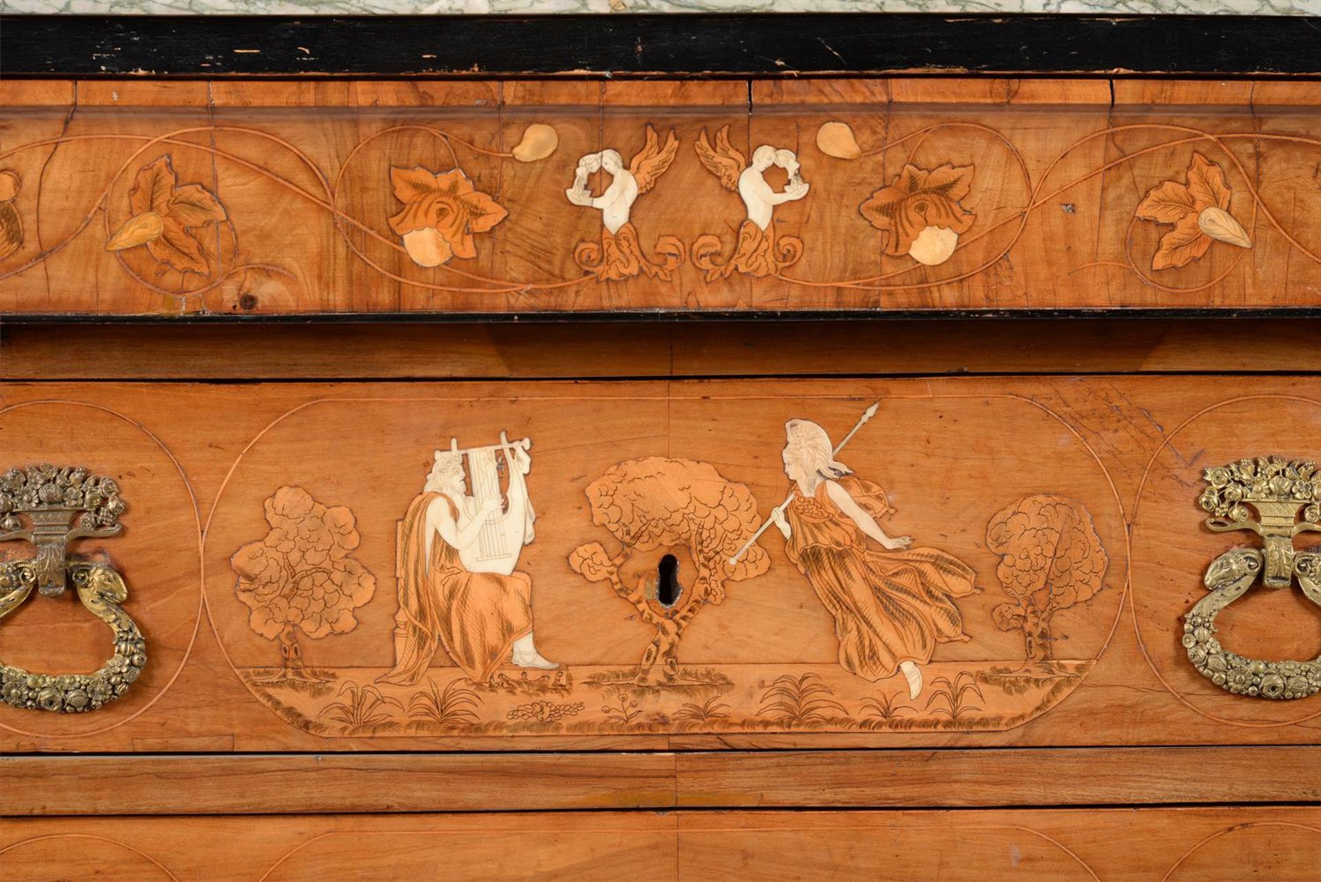 A PAIR OF ITALIAN WALNUT, MARQUETRY, IVORY AND MARBLE COMMODES, FIRST HALF 19TH CENTURY - Bild 4 aus 11