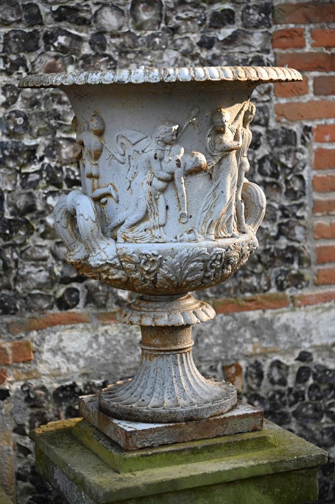 A LARGE PAIR OF VICTORIAN CAST IRON MEDICI AND BORGESE URNS, ATTRIBUTED TO HANDYSIDE - Image 2 of 2