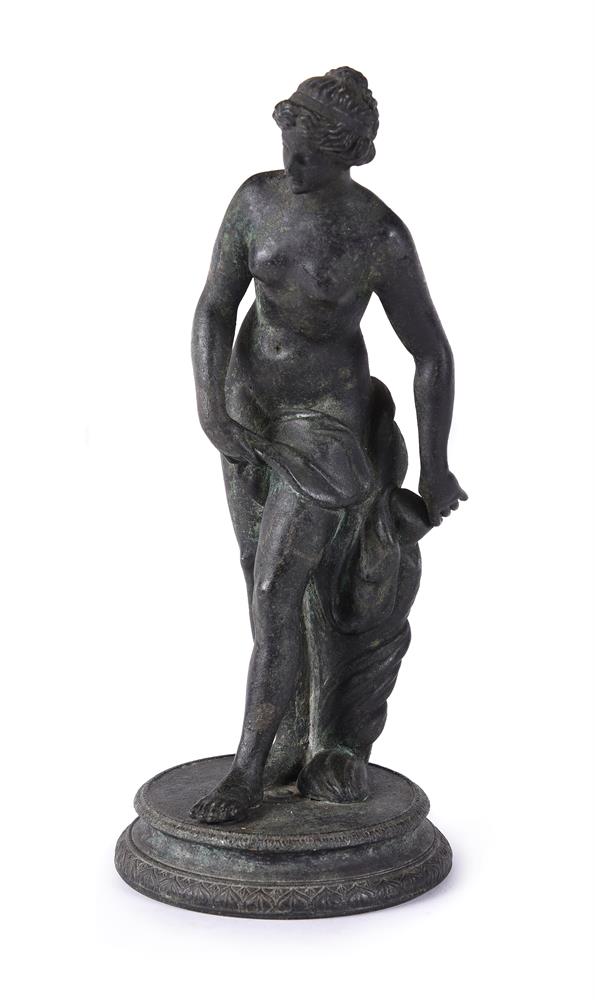 AFTER THE ANTIQUE, A BRONZE FIGURE OF THE BATHING VENUS, 19TH CENTURY, ITALIAN