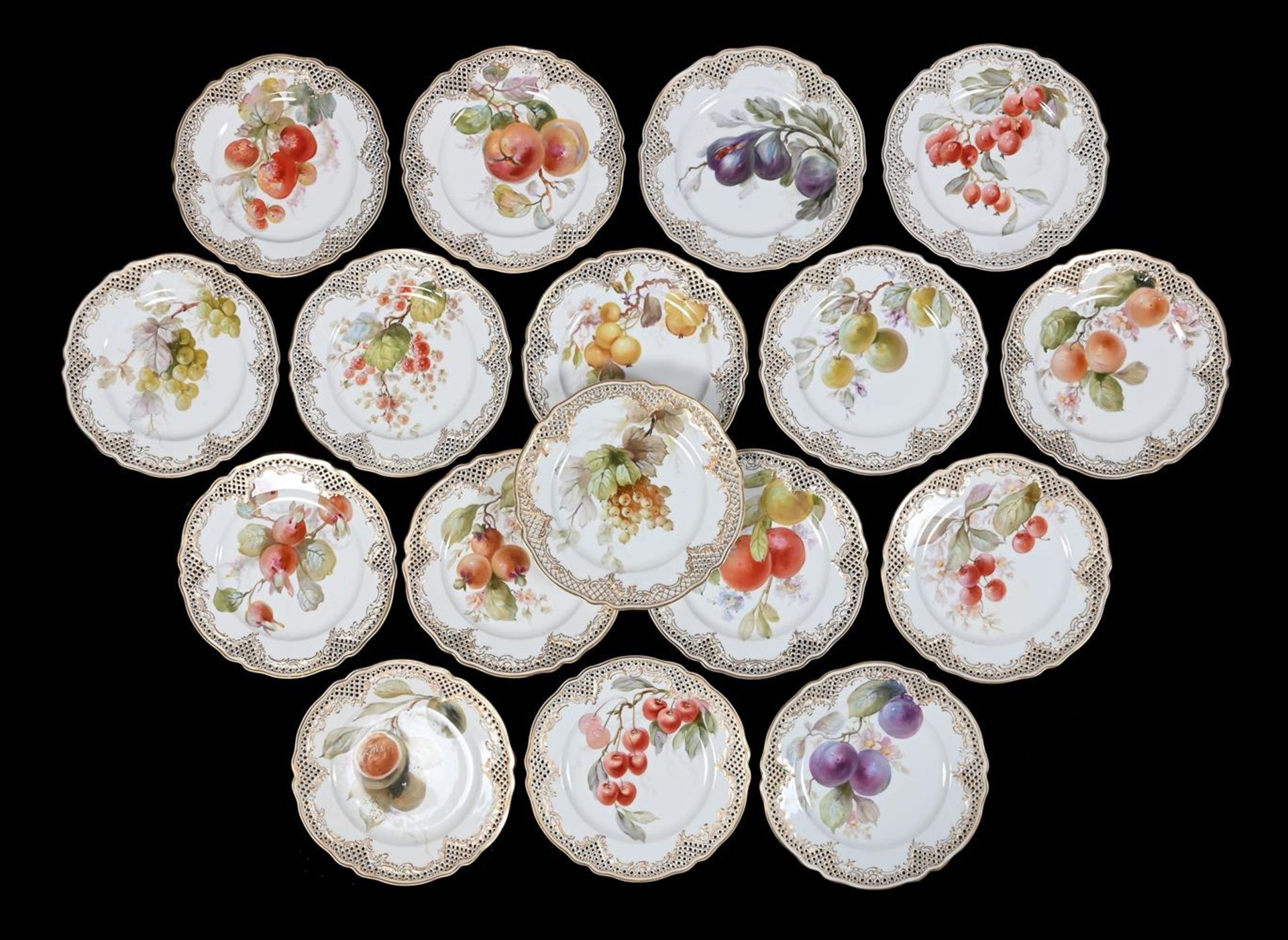 A SET OF SEVENTEEN NYMPHENBURG PIERCED PLATES, CIRCA 1900 - Image 5 of 7