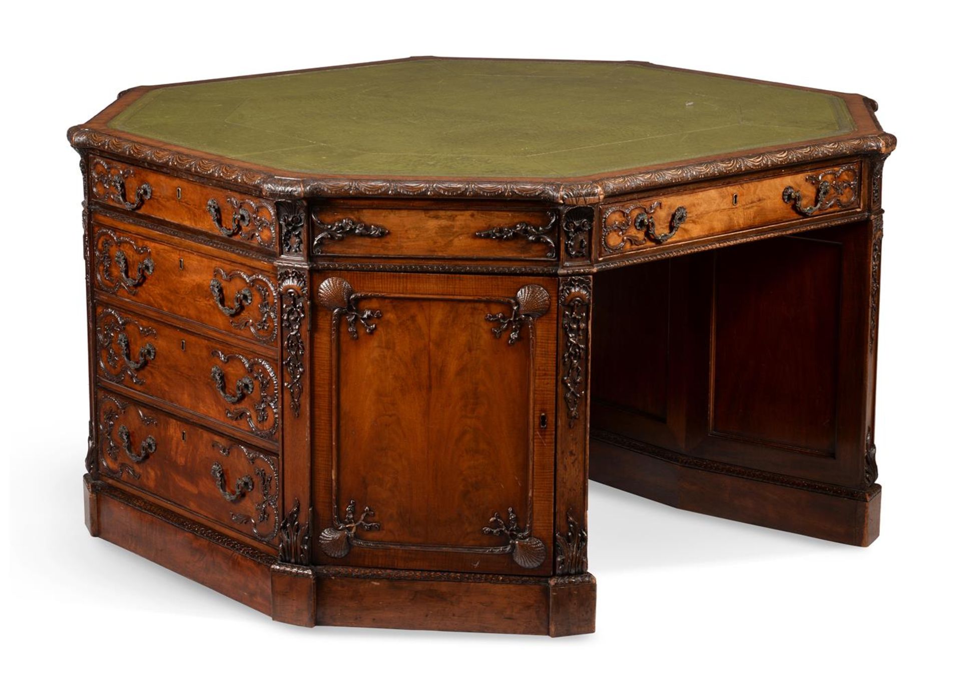 A MAHOGANY OCTAGONAL PARTNER'S DESK, IN THE MANNER OF THOMAS CHIPPENDALE, CIRCA 1900 - Bild 3 aus 8