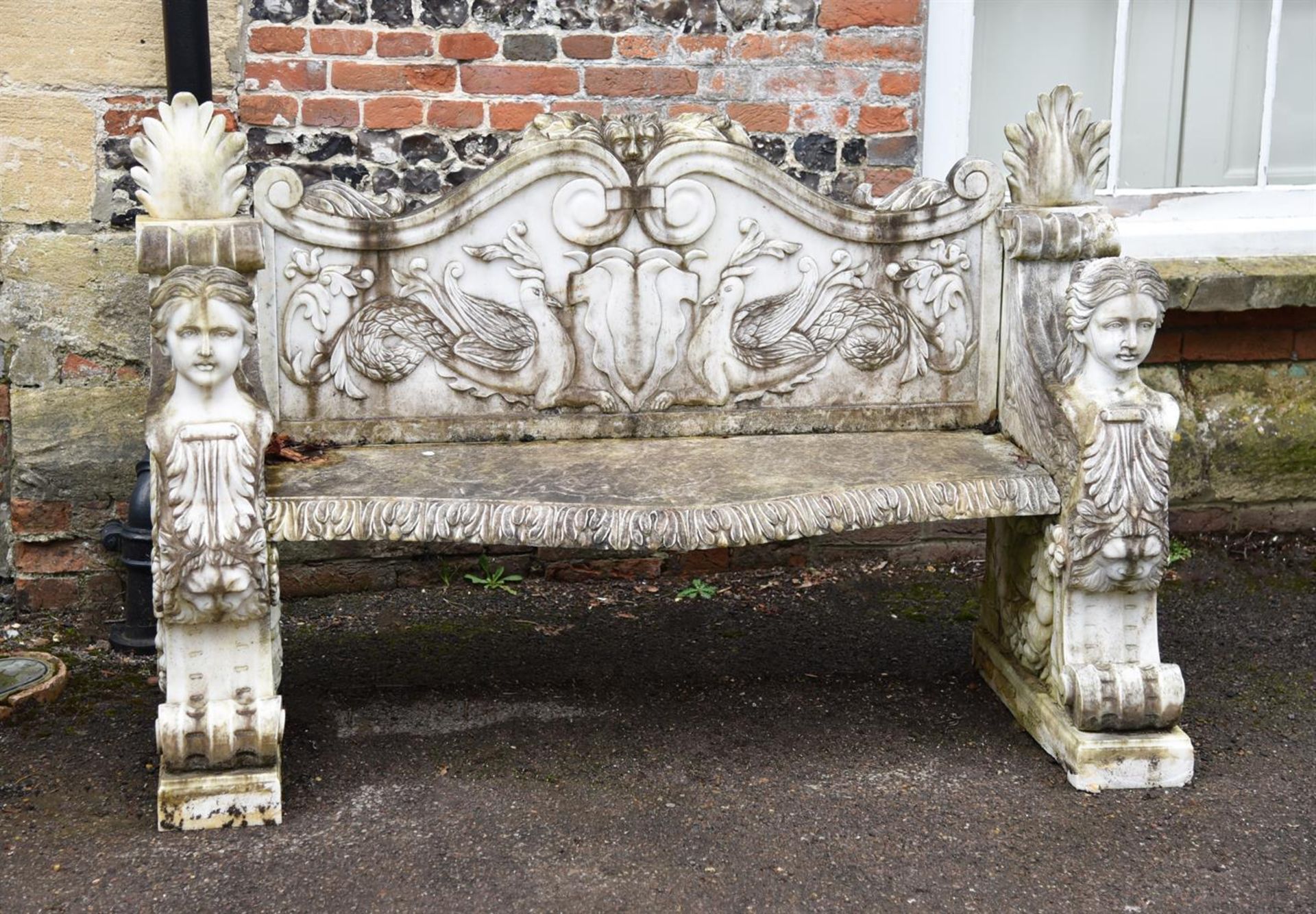 A PAIR OF CARVED WHITE MARBLE GARDEN BENCHES, IN RENAISSANCE STYLE, LATE 20TH CENTURY - Image 3 of 3