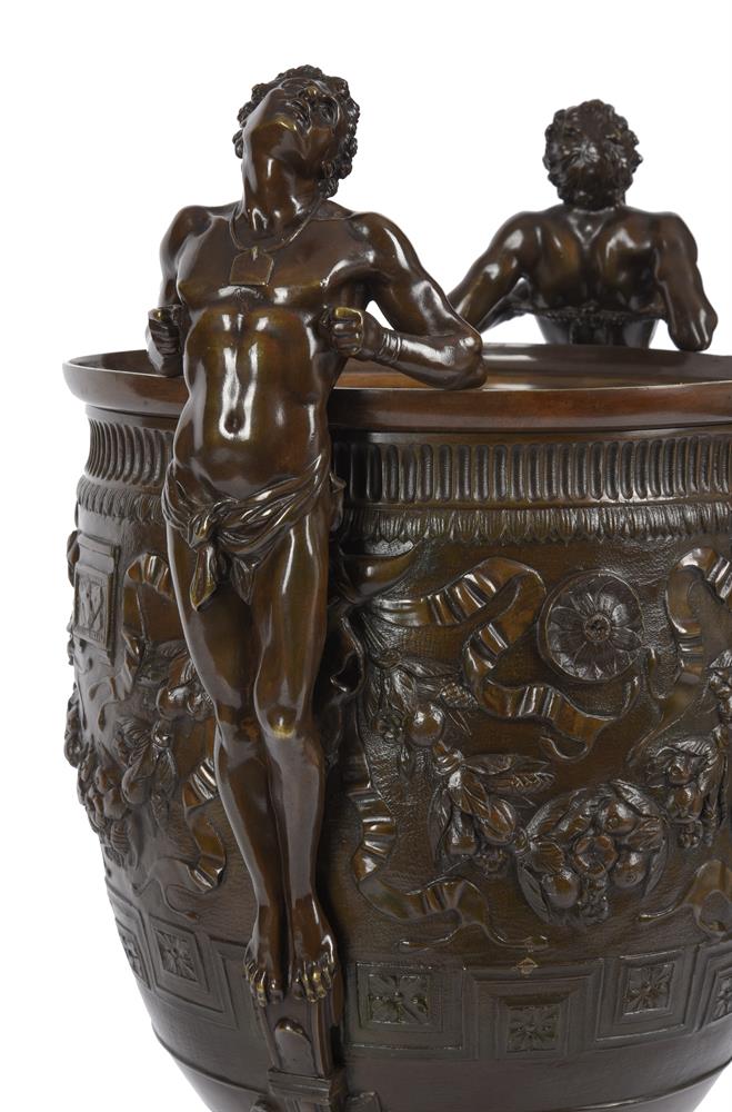 A LARGE BRONZE NEOCLASSICAL URN, THE 'VASE ECLAVES', LATE 19TH CENTURY - Image 4 of 9