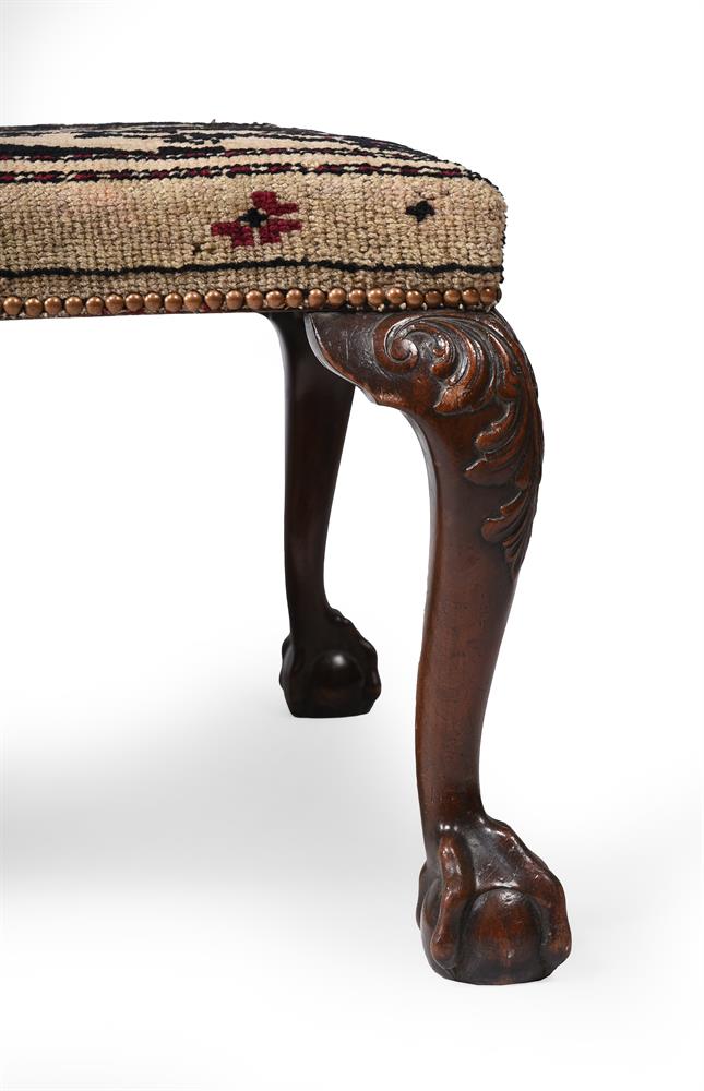 A MAHOGANY OTTOMAN OR STOOL, 19TH CENTURY AND LATER - Image 4 of 4