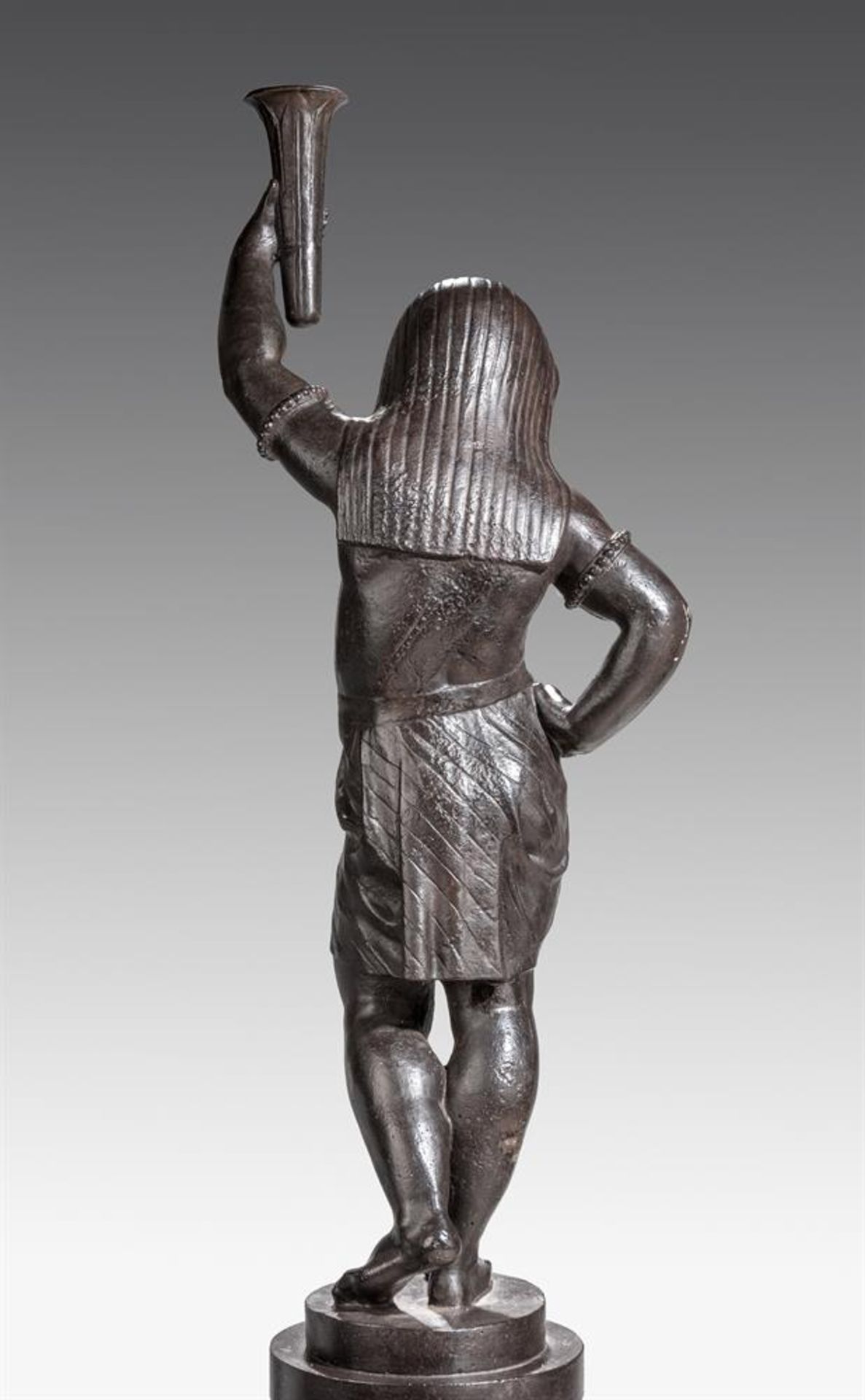 A PATINATED CAST IRON FIGURE OF AN EGYPTIAN CHILD, LATE 19TH CENTURY - Image 8 of 8