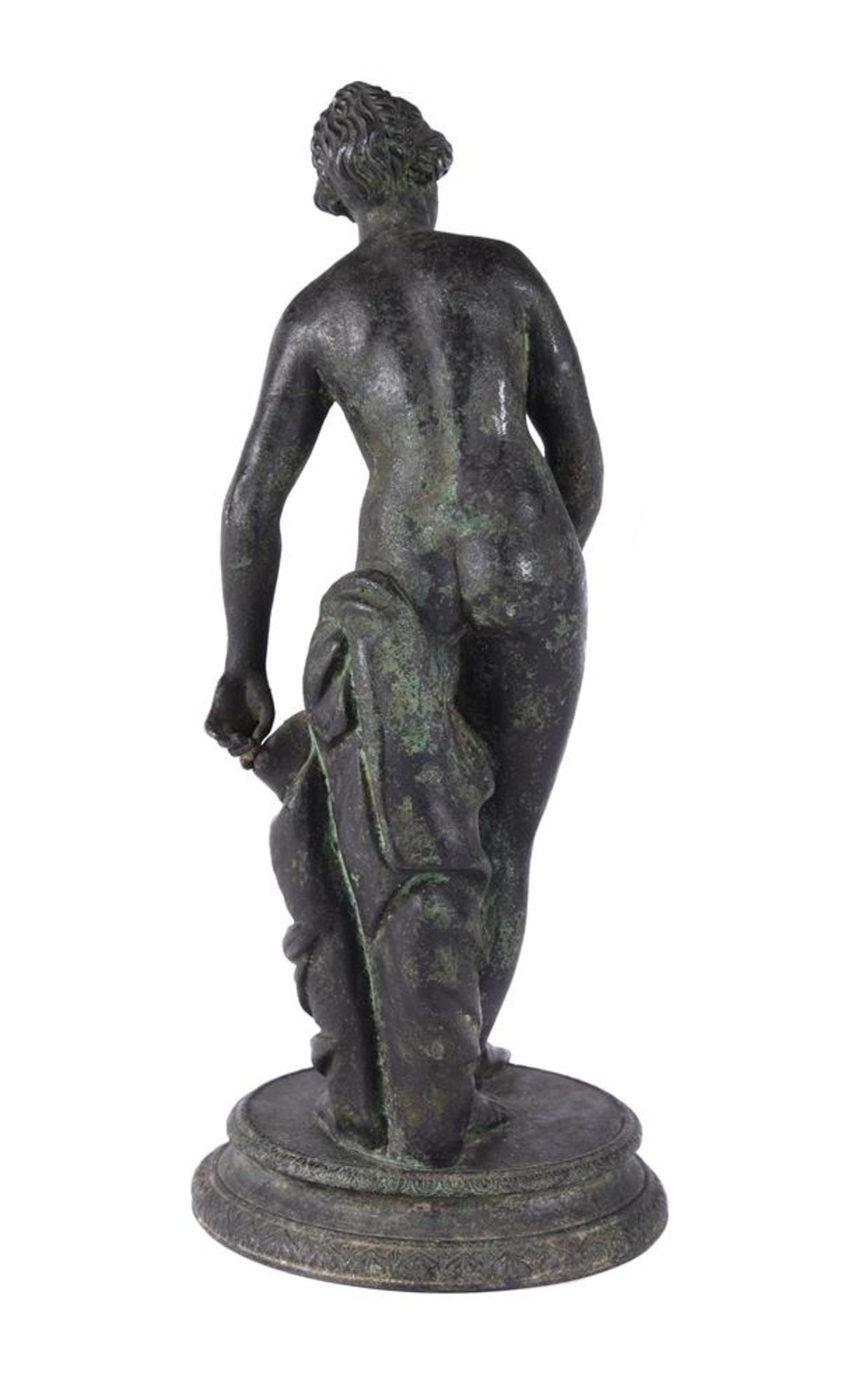 AFTER THE ANTIQUE, A BRONZE FIGURE OF THE BATHING VENUS, 19TH CENTURY, ITALIAN - Bild 2 aus 4