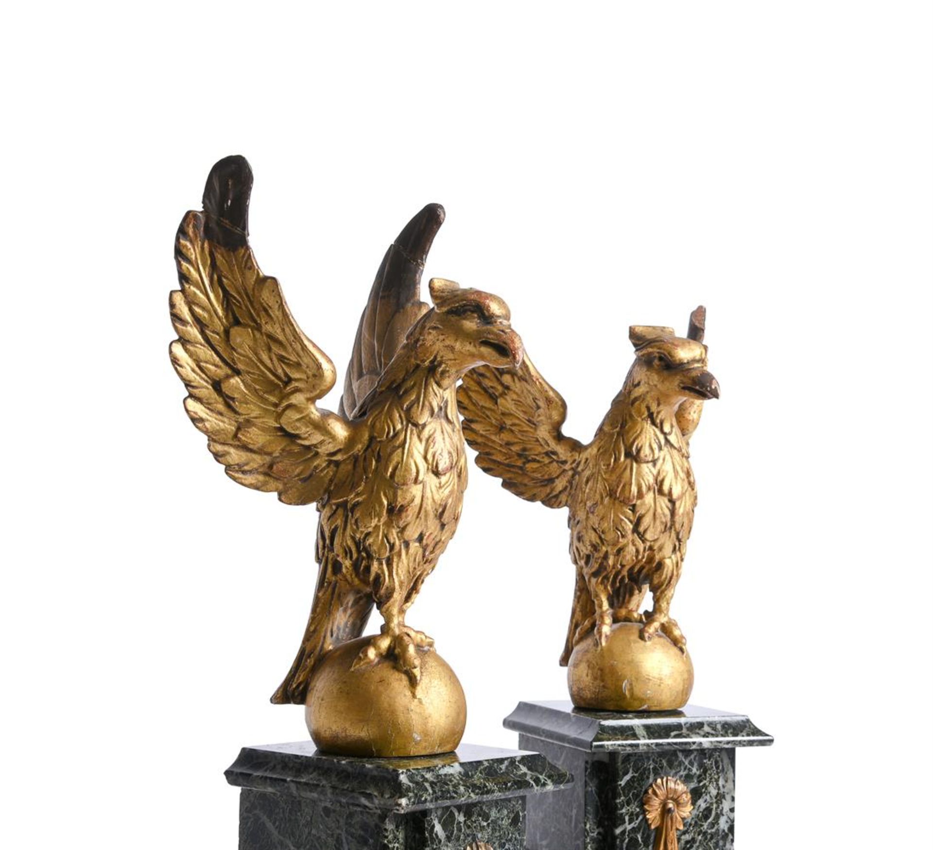 A PAIR OF MARBLE AND CARVED GILTWOOD EAGLE GARNITURES, 19TH CENTURY AND LATER - Image 3 of 4