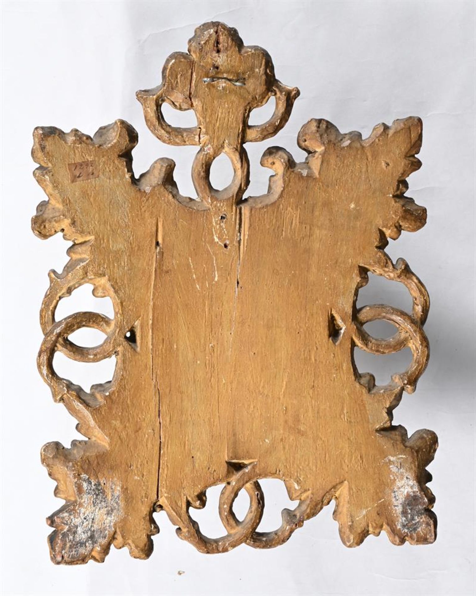 A SMALL ITALIAN CARVED GILTWOOD MIRROR, LATE 17TH/EARLY 18TH CENTURY - Image 4 of 4