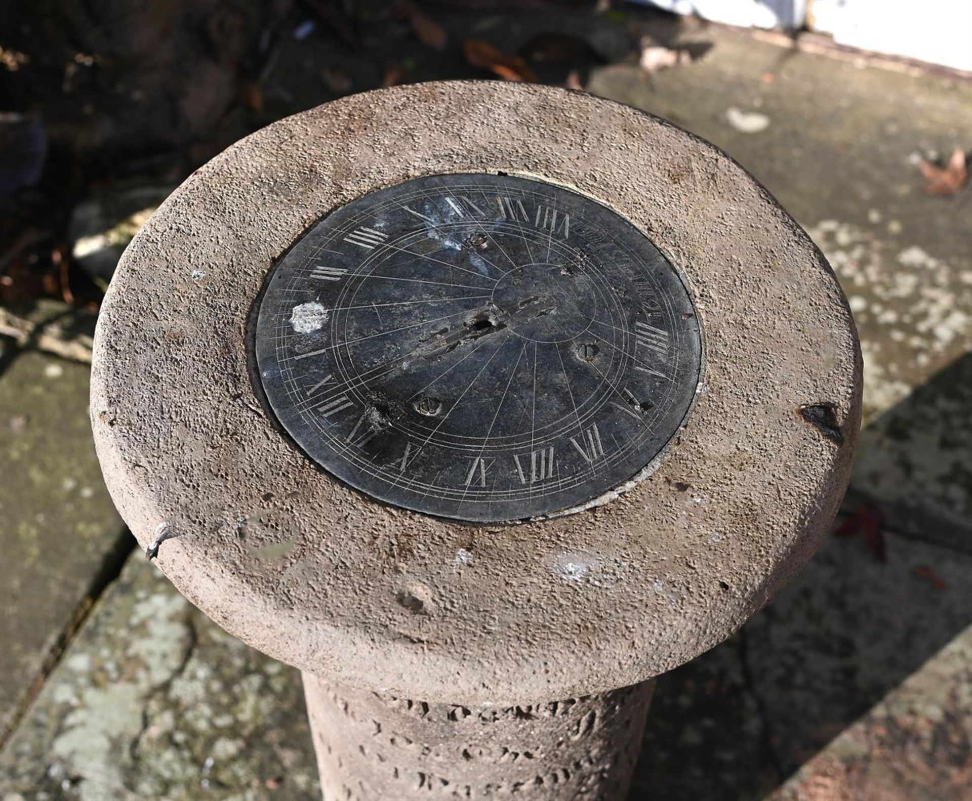 A TERRACOTTA SUNDIAL, ATTRIBUTED TO JAMES PULHAM & SON, LATE 19TH/EARLY 20TH CENTURY - Image 2 of 4