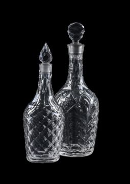 A CUT-GLASS DECANTER AND STOPPER, LATE 18TH CENTURY