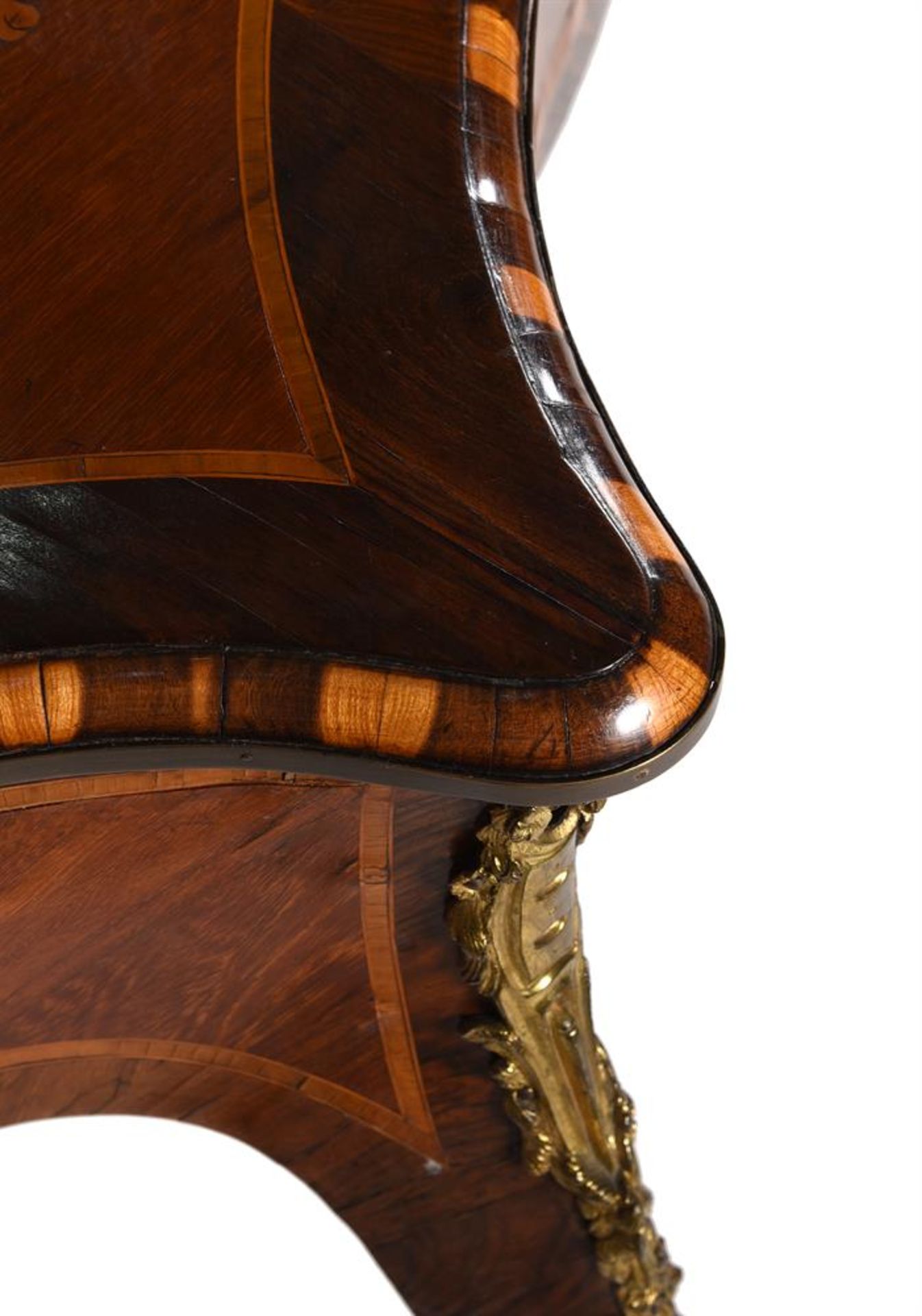 Y A COCUSWOOD, MAHOGANY, ROSEWOOD, MARQUETRY AND GILT METAL MOUNTED SERPENTINE SIDE TABLE - Bild 8 aus 10