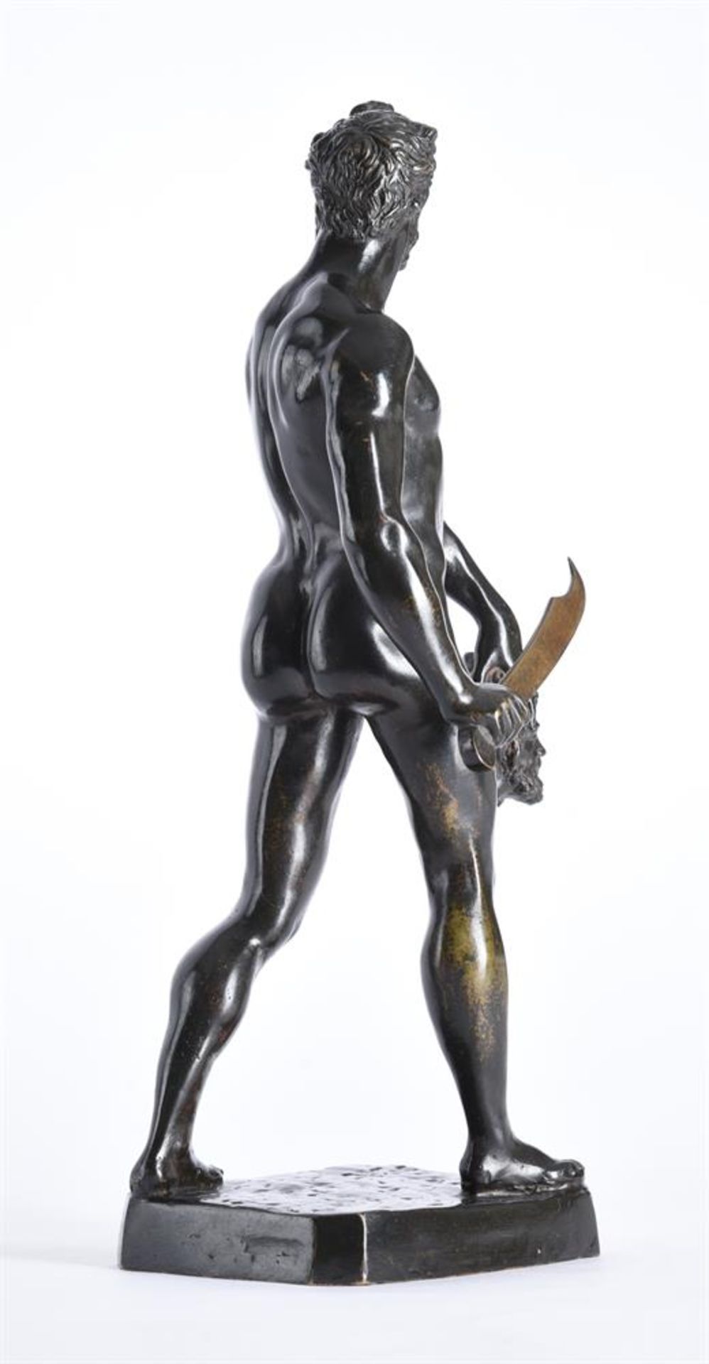 AFTER MASSIMILIANO SOLDANI, ITALIAN, 1656-1740), A BRONZE FIGURE 'THE EXECUTIONER', 18TH CENTURY - Bild 4 aus 4