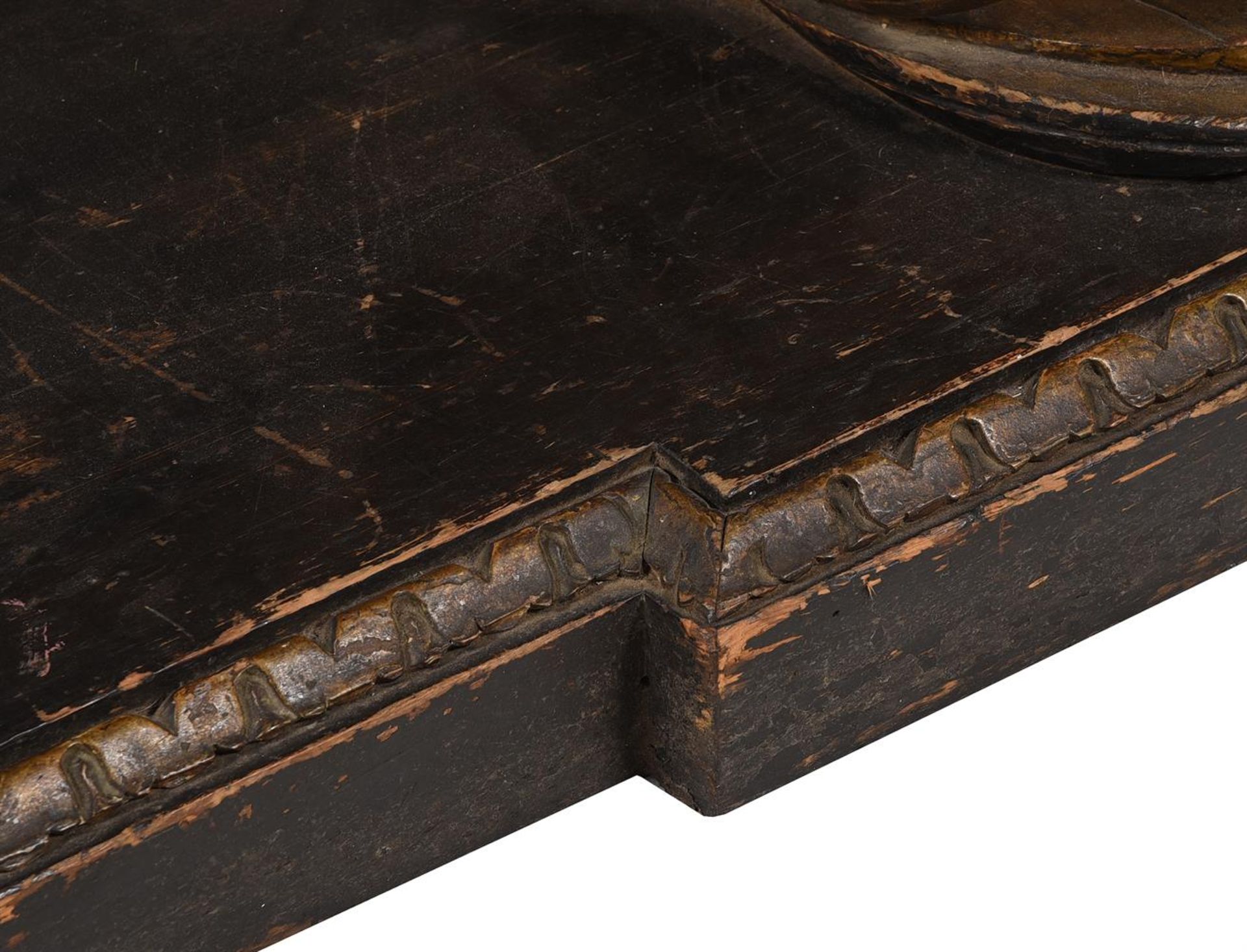 A PAIR OF EBONISED AND PARCEL GILT BREAKFRONT CONSOLE TABLES, IN THE MANNER OF MARSH & TATHAM - Bild 3 aus 10