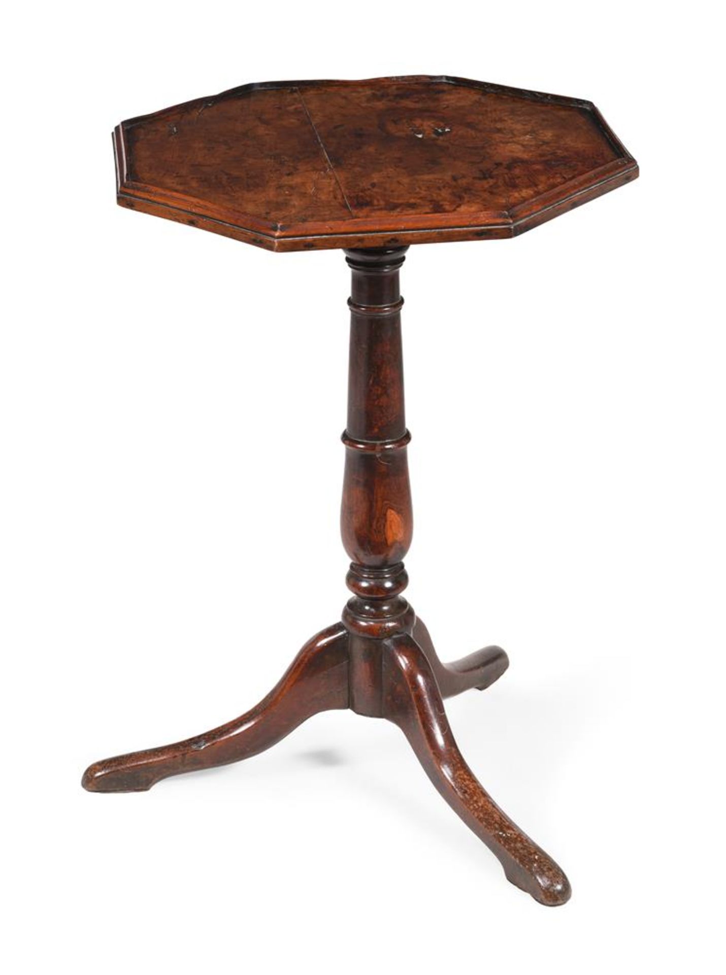 A GEORGE II YEW WOOD OCTAGONAL TRIPOD TABLE, LATE 18TH/EARLY 19TH CENTURY - Bild 2 aus 4