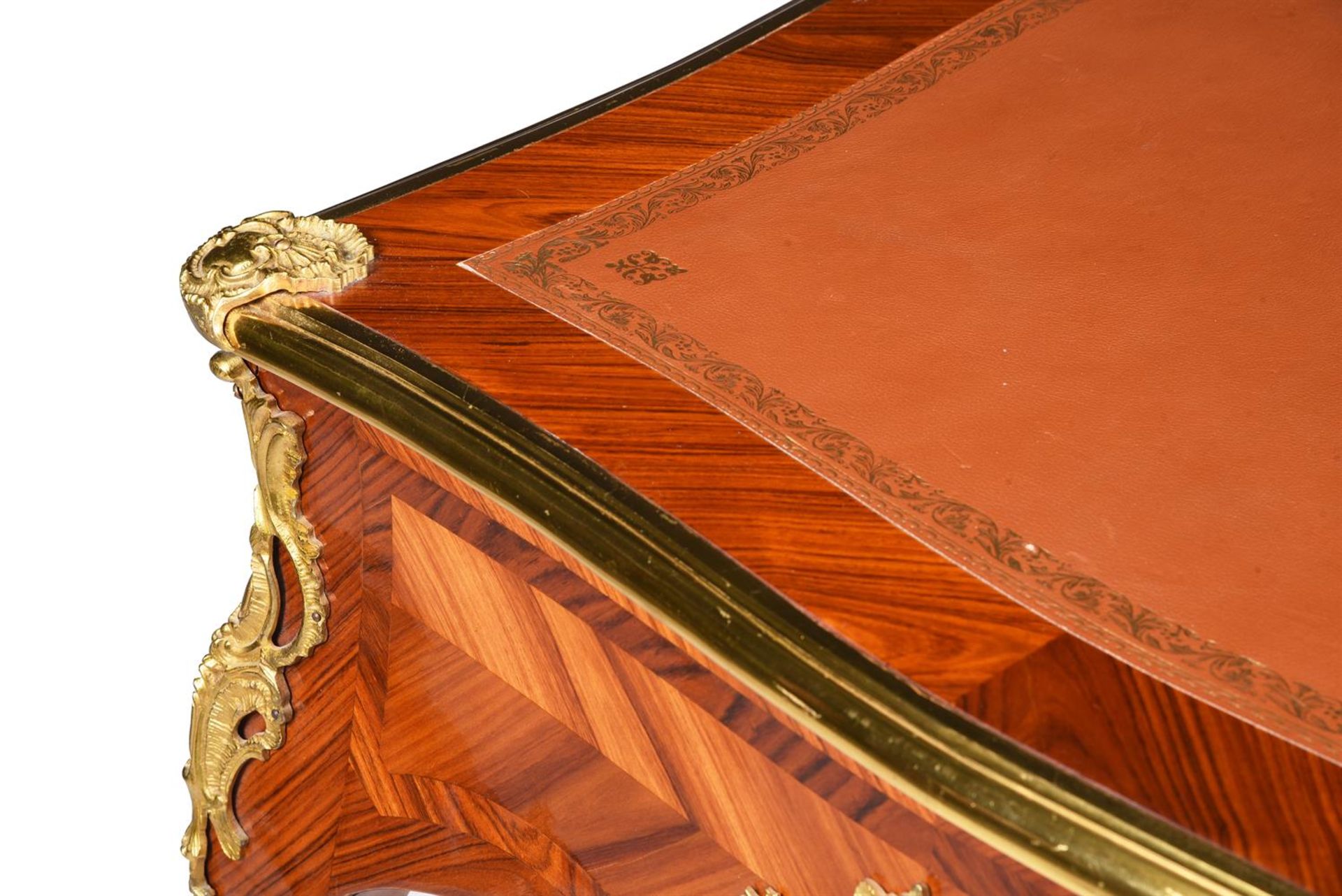 Y A FRENCH KINGWOOD, TULIPWOOD AND ORMOLU BUREAU PLAT, IN LOUIS XV STYLE, LATE 19TH/EARLY 20TH CENTU - Image 4 of 4