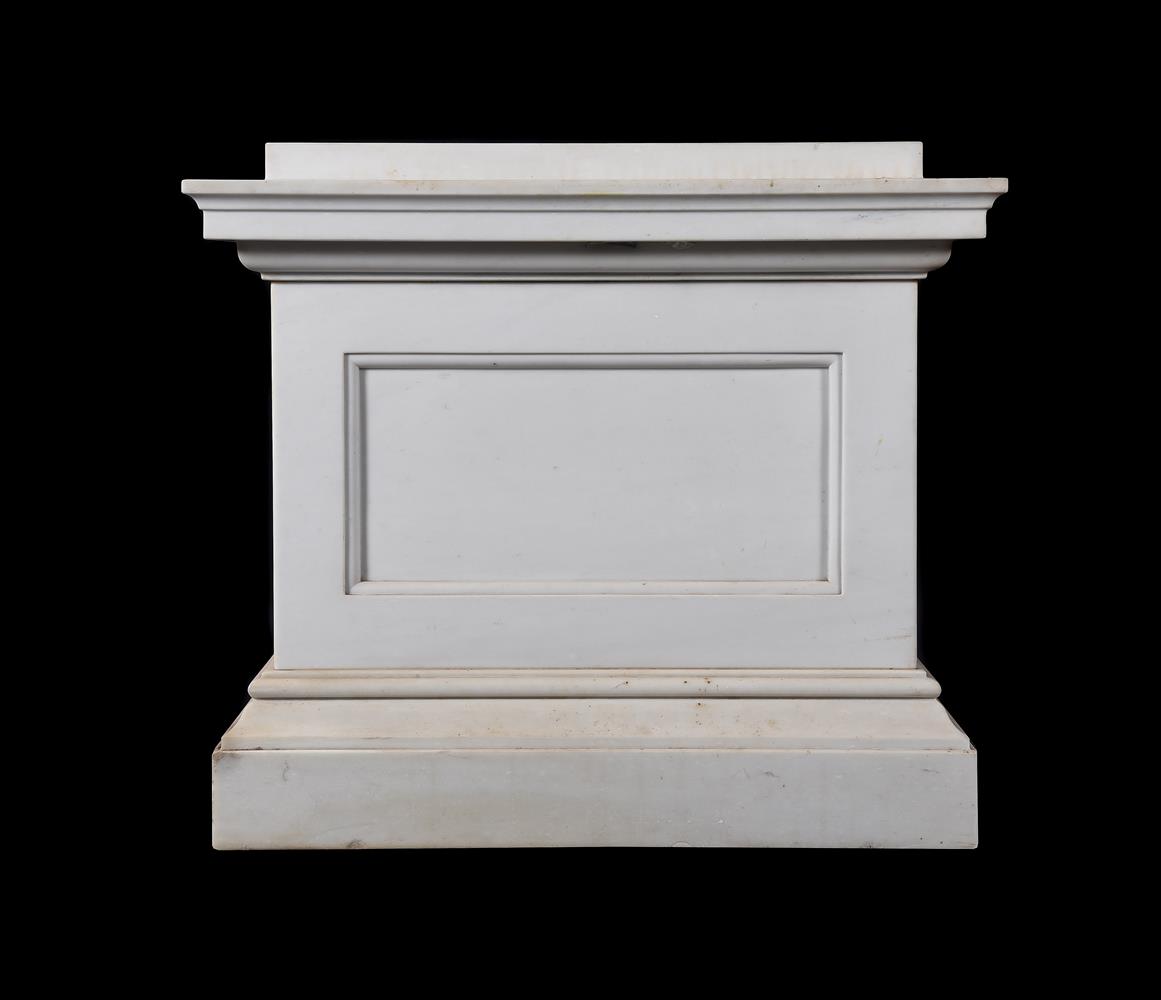 A CARRARA MARBLE RECTANGULAR PLINTH, 20TH CENTURY