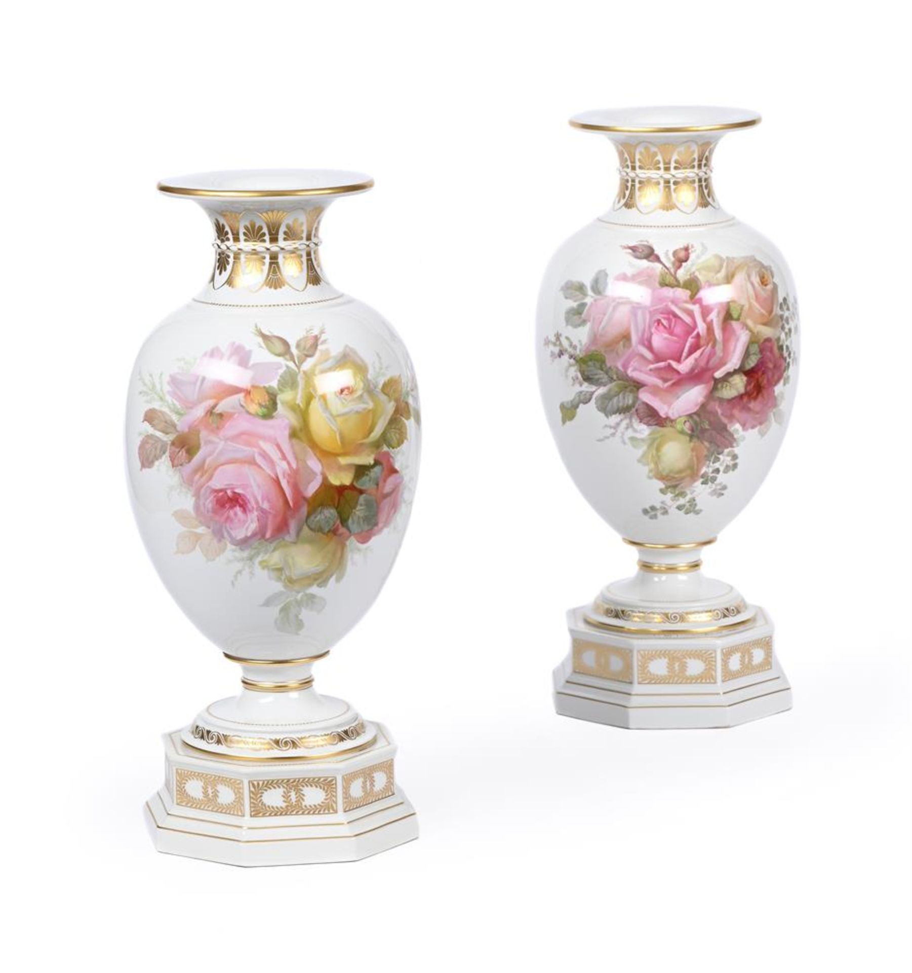 A VERY NEAR PAIR OF BERLIN (KPM) PORCELAIN VASESCIRCA 1900Each painted with bouquets of roses - Bild 4 aus 6