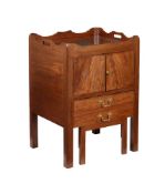 A GEORGE III MAHOGANY BEDSIDE NIGHT COMMODE