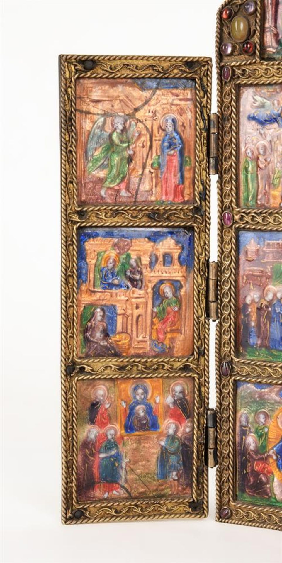 AN ENAMEL SET FOLDING DEVOTIONAL TRIPTYCH IN THE EARLY 16TH CENTURY LIMOGES MANNER - Image 3 of 6