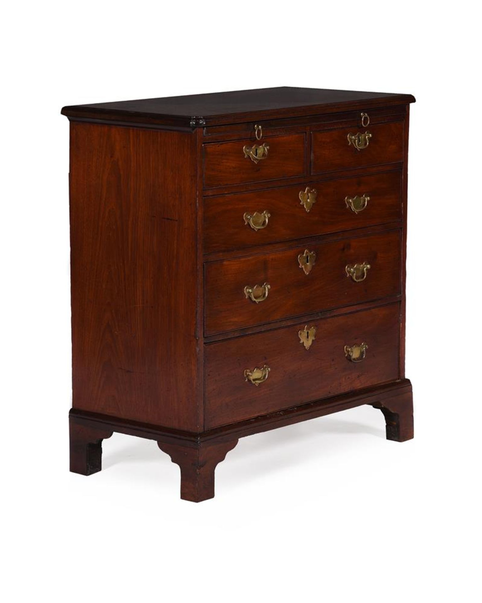 A GEORGE III MAHOGANY CHEST OF DRAWERS - Image 2 of 7