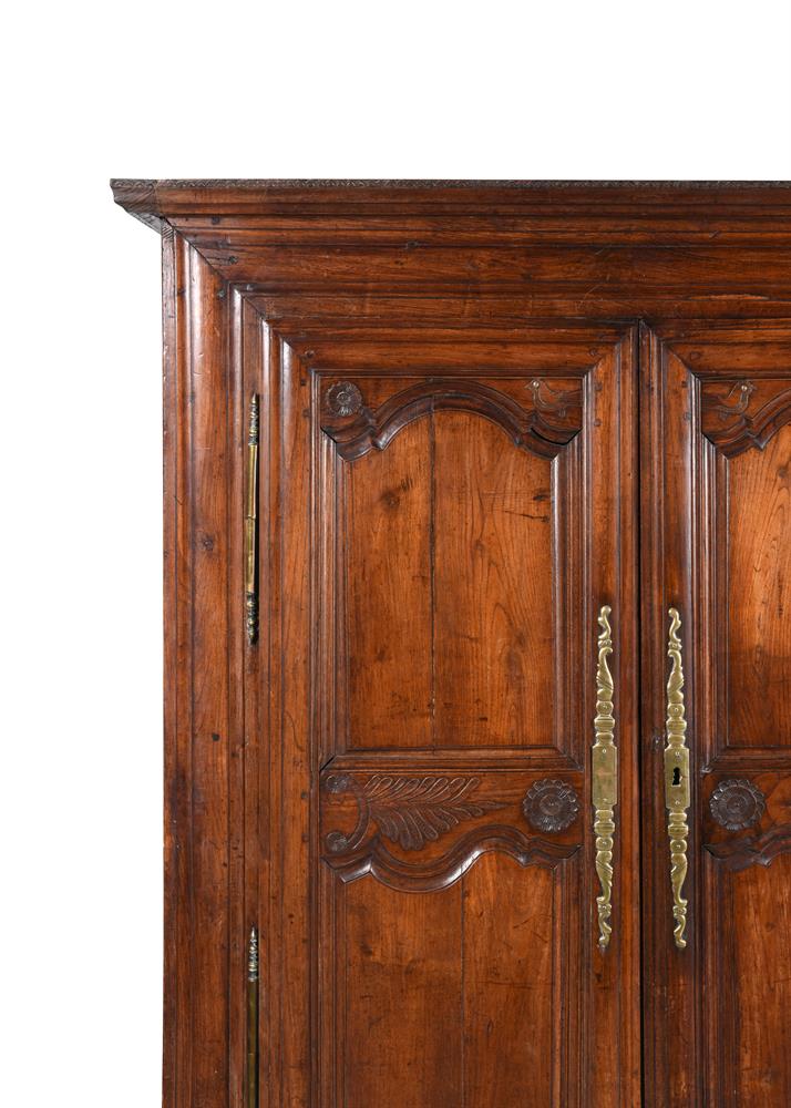 A FRENCH WALNUT ARMOIRE - Image 2 of 4