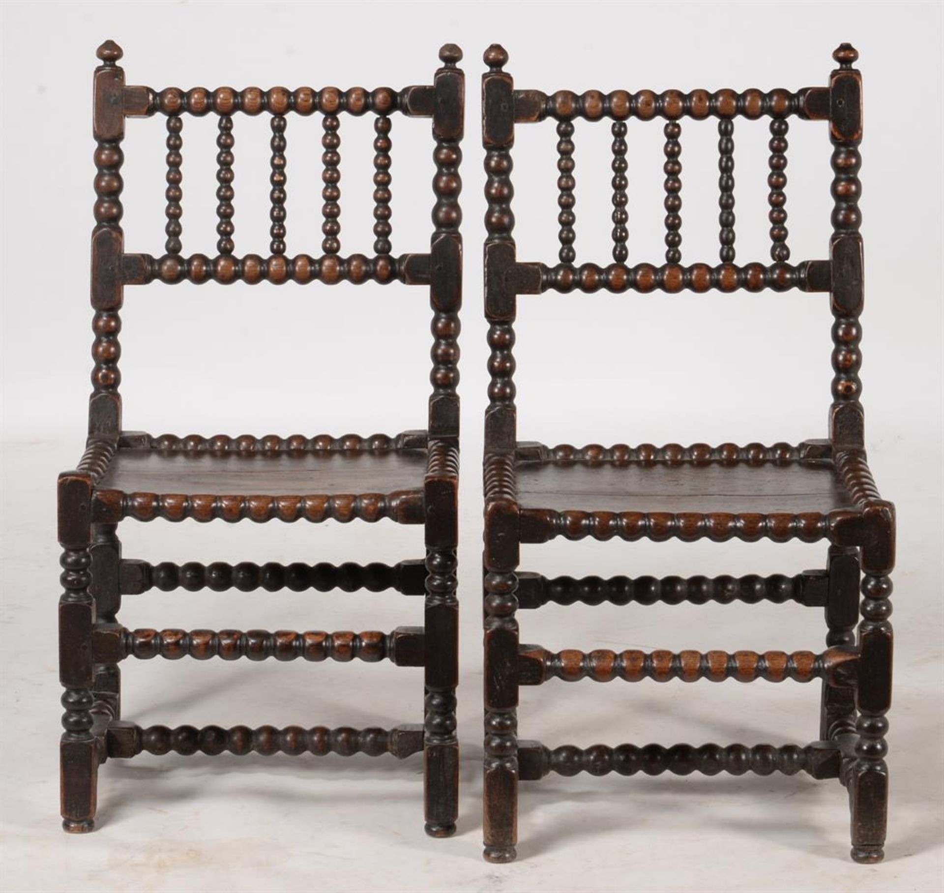 A PAIR OF OAK SIDE CHAIRS - Image 3 of 3