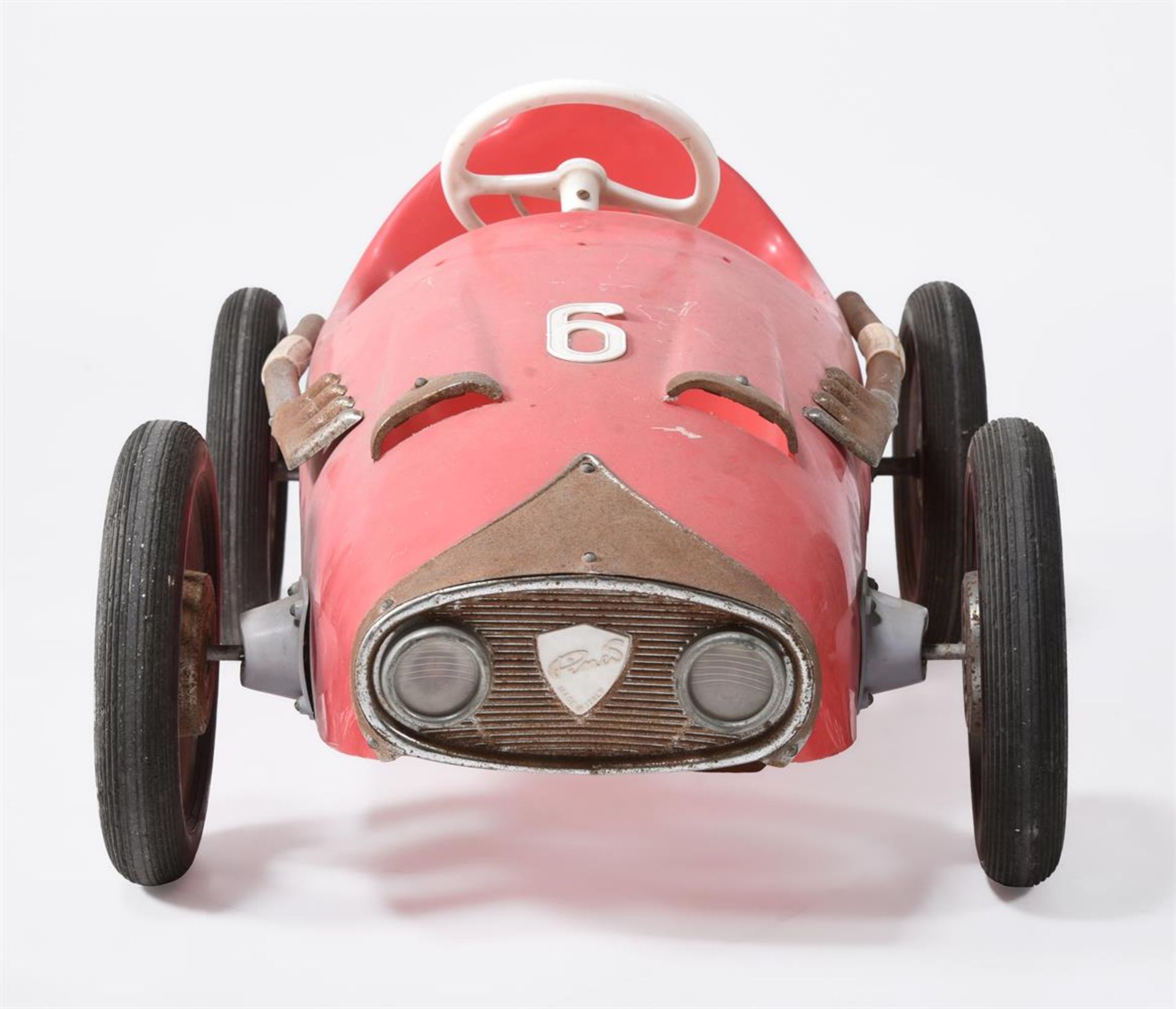 AN ITALIAN RED PLASTIC PEDDLE CAR - Image 3 of 4