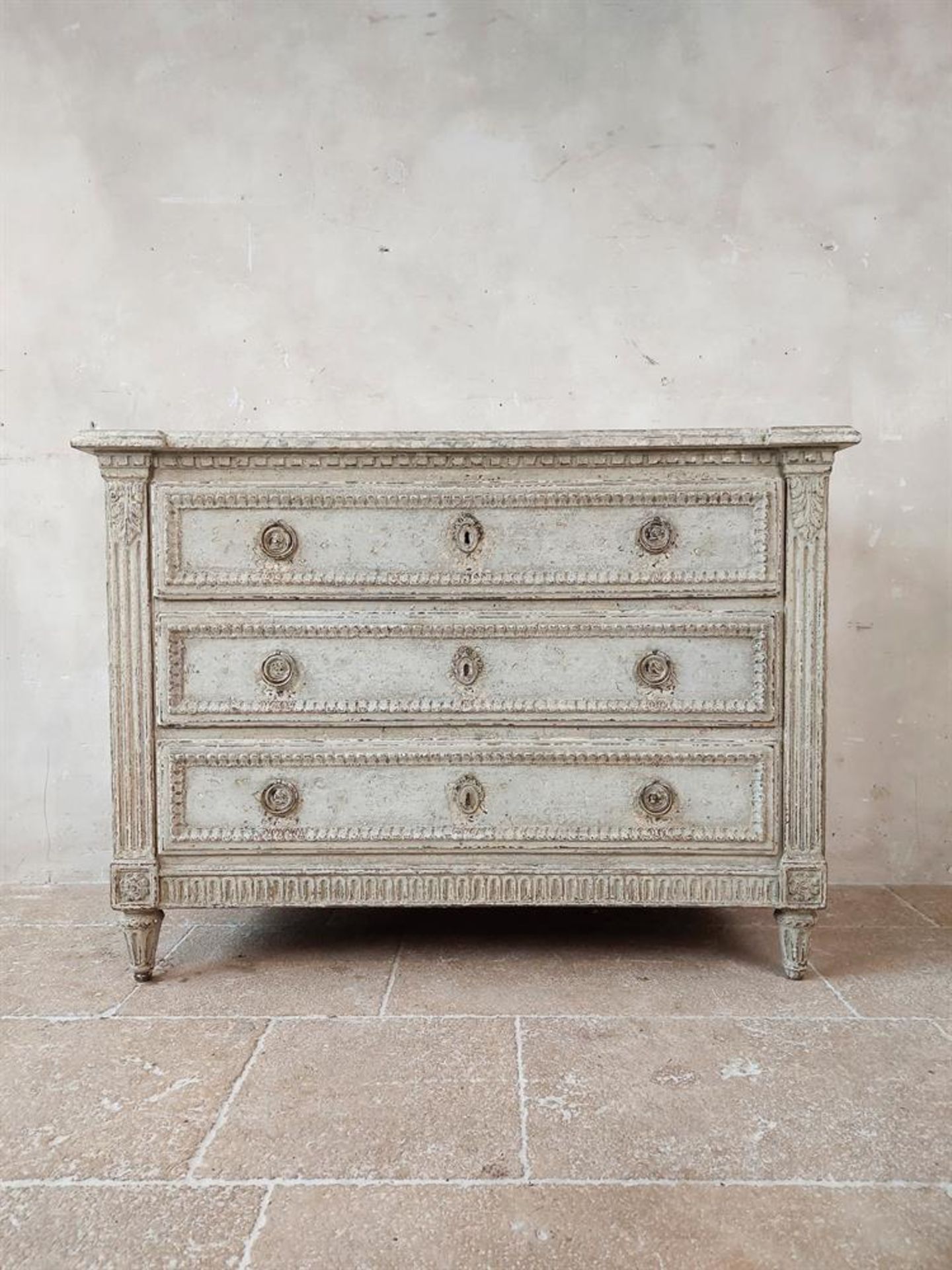 ‡ A FRENCH PAINTED COMMODE