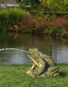 Ω AN ITALIAN SCULPTED LIMESTONE MODEL OF A FROG