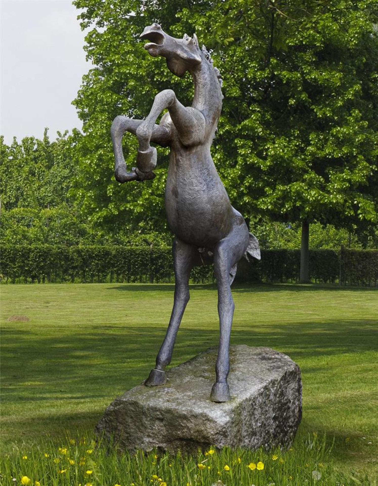 λ Ω SERGIO CAPELLINI, (ITALIAN B. 1942), A PATINATED BRONZE GARDEN STATUE OF A REARING STALLION