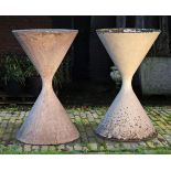 Ω WILLY GUHL (SWISS 1915-2004), TWO SIMILAR ETERNIT 'DIABOLO' PLANTERS