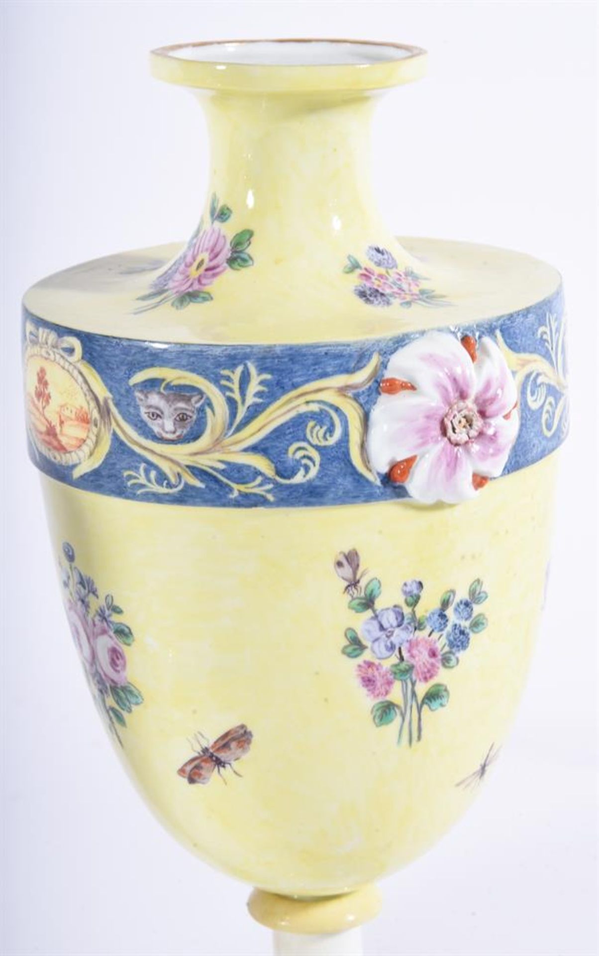 A PAIR OF CONTINENTAL PORCELAIN YELLOW GROUND URNS, LATE 19TH CENTURY - Image 3 of 4